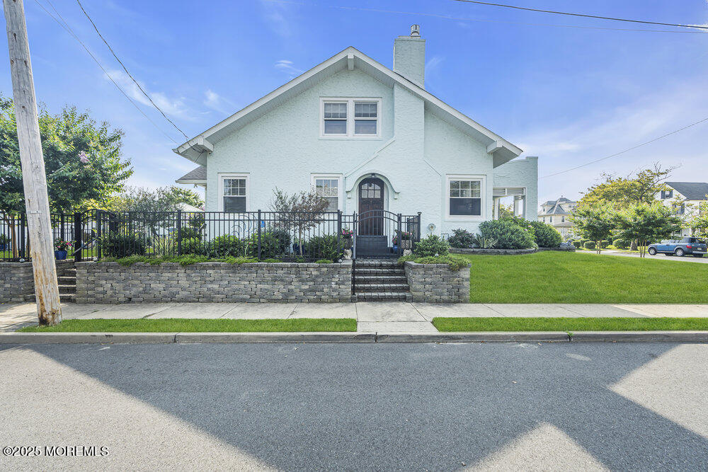 218 4th Avenue
