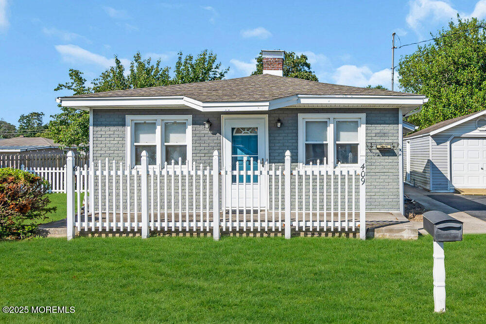 409 Capstan Avenue