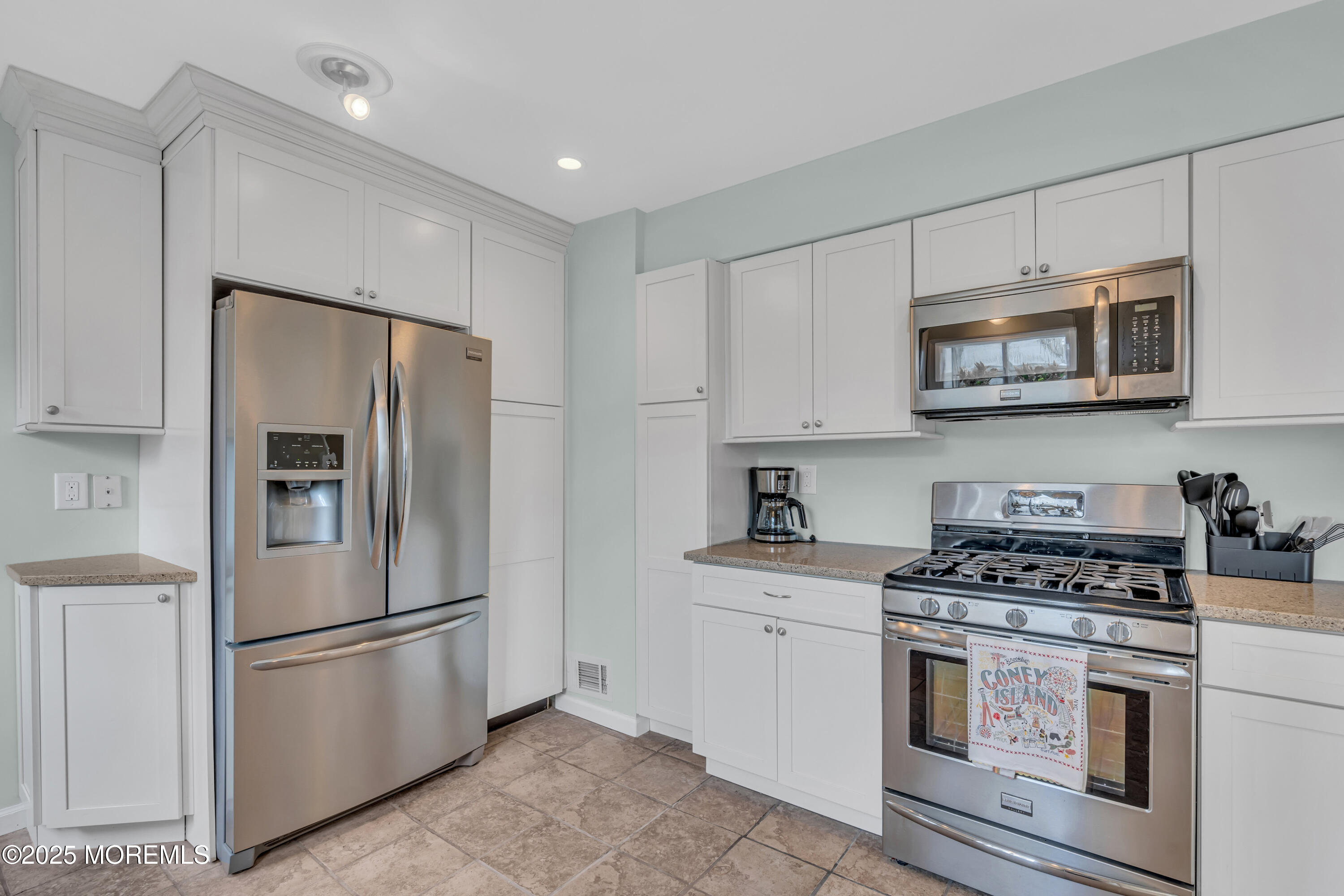 31 4th Street, Highlands, New Jersey image 13