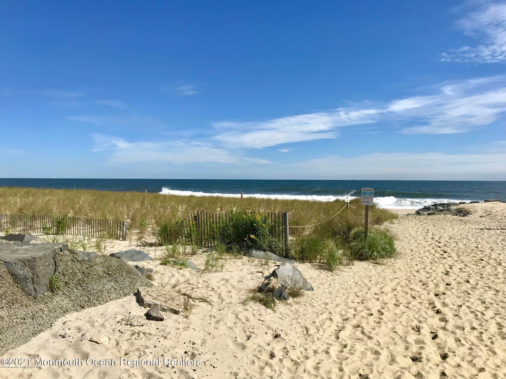Photo 1 of 13 — 54 Wharfside Drive 54, Monmouth Beach, NJ 07750