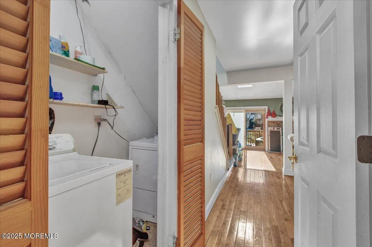 Manalapan, New Jersey 07726, United States, 2 Bedrooms Bedrooms, ,3 BathroomsBathrooms,Residential,Active,19822