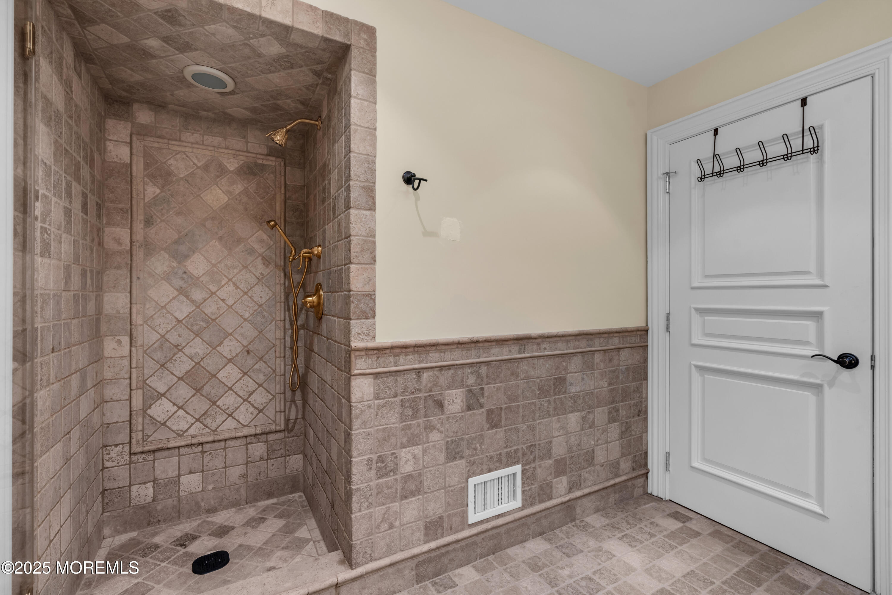 100 Sandalwood Drive, Marlboro, New Jersey image 39