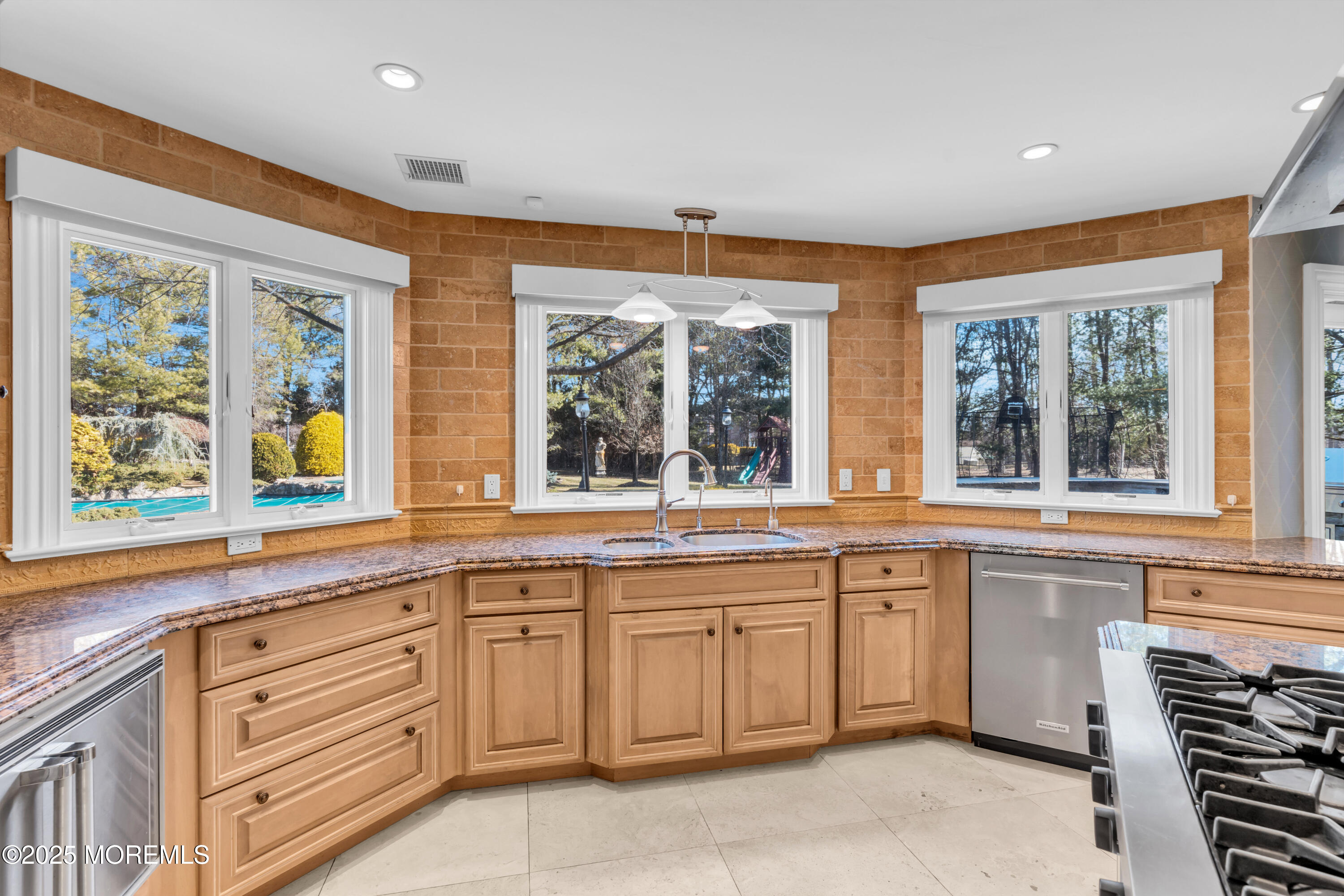 100 Sandalwood Drive, Marlboro, New Jersey image 18