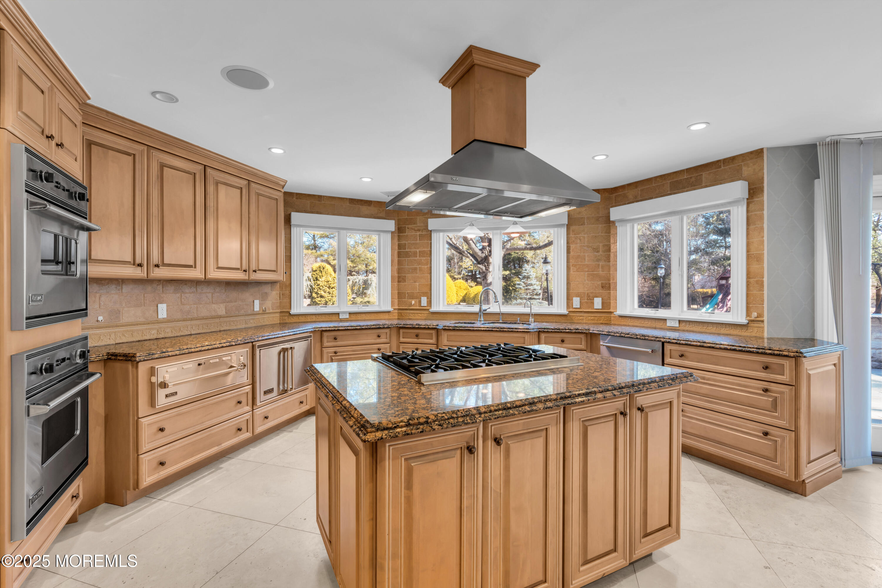 100 Sandalwood Drive, Marlboro, New Jersey image 20