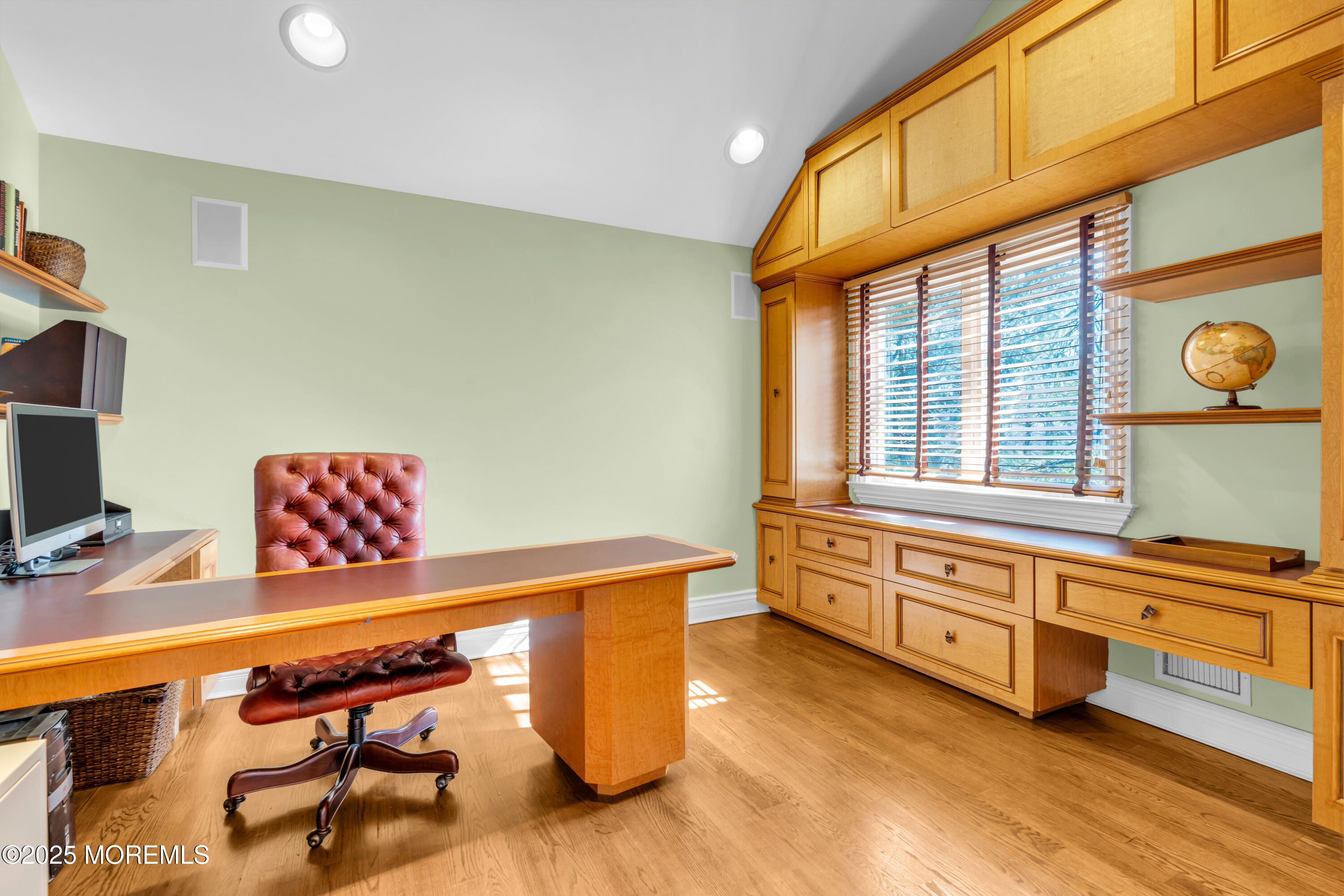 100 Sandalwood Drive, Marlboro, New Jersey image 46