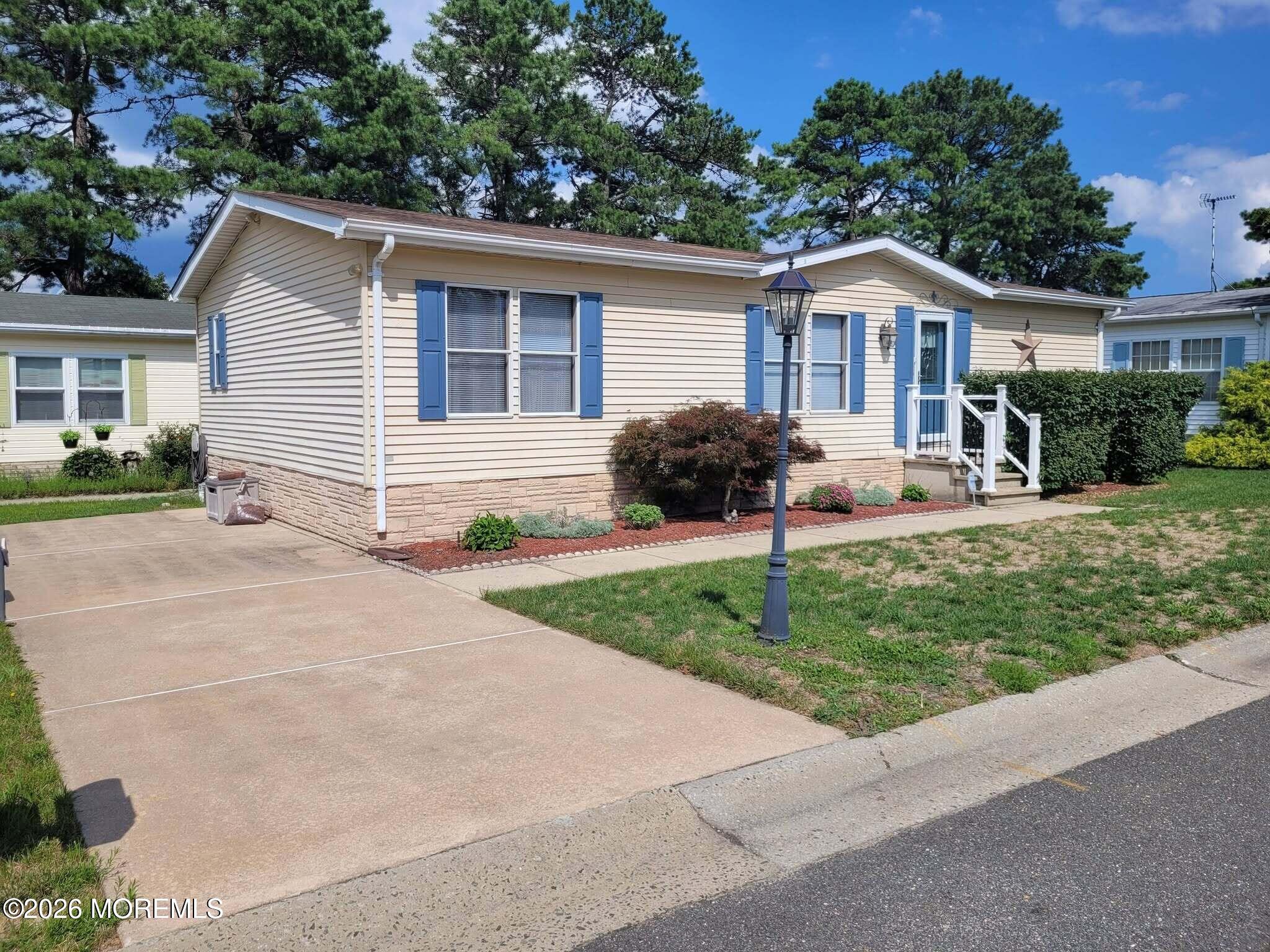 123 Briarwood Court