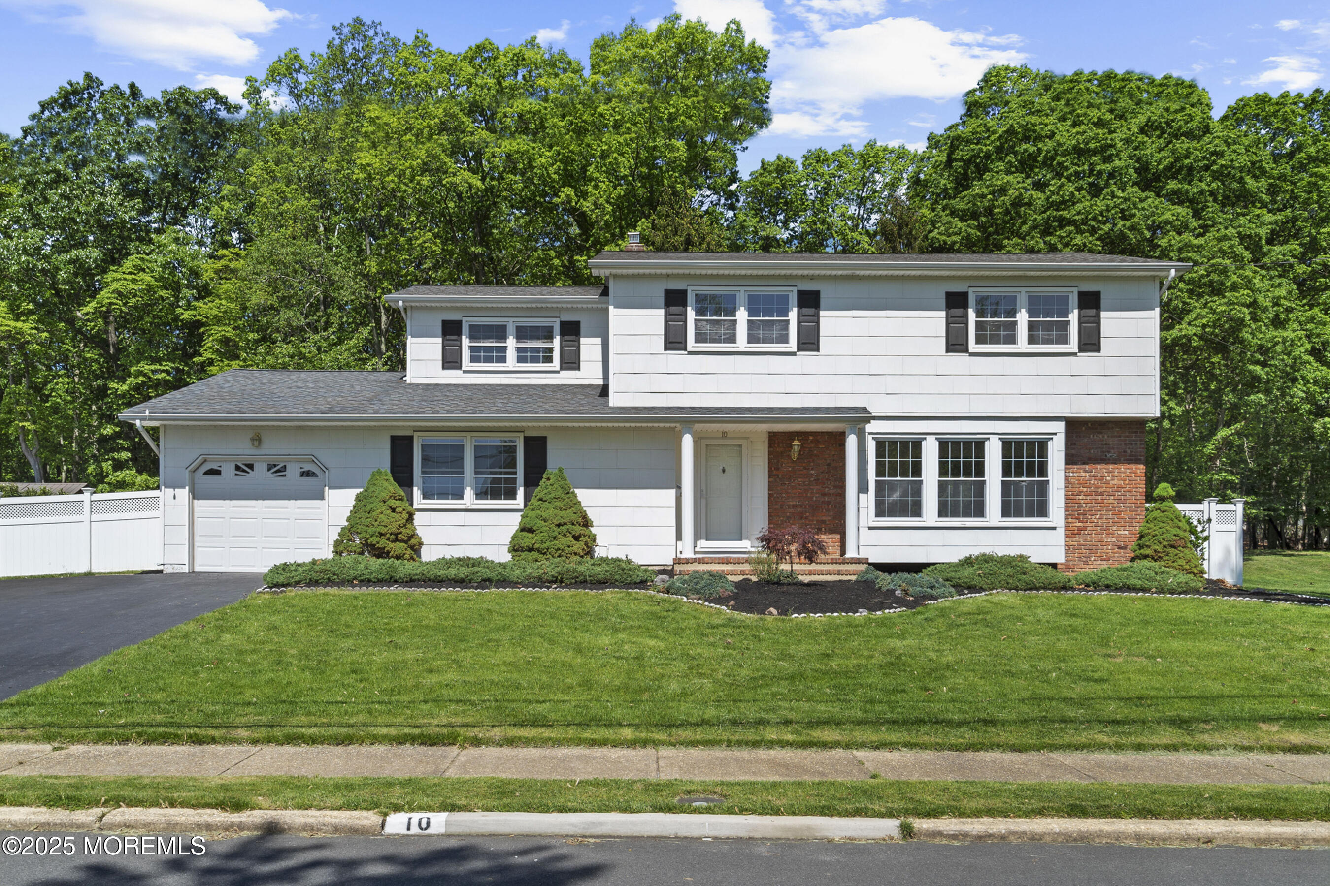 10 Pepperidge Road, Howell, New Jersey image 1