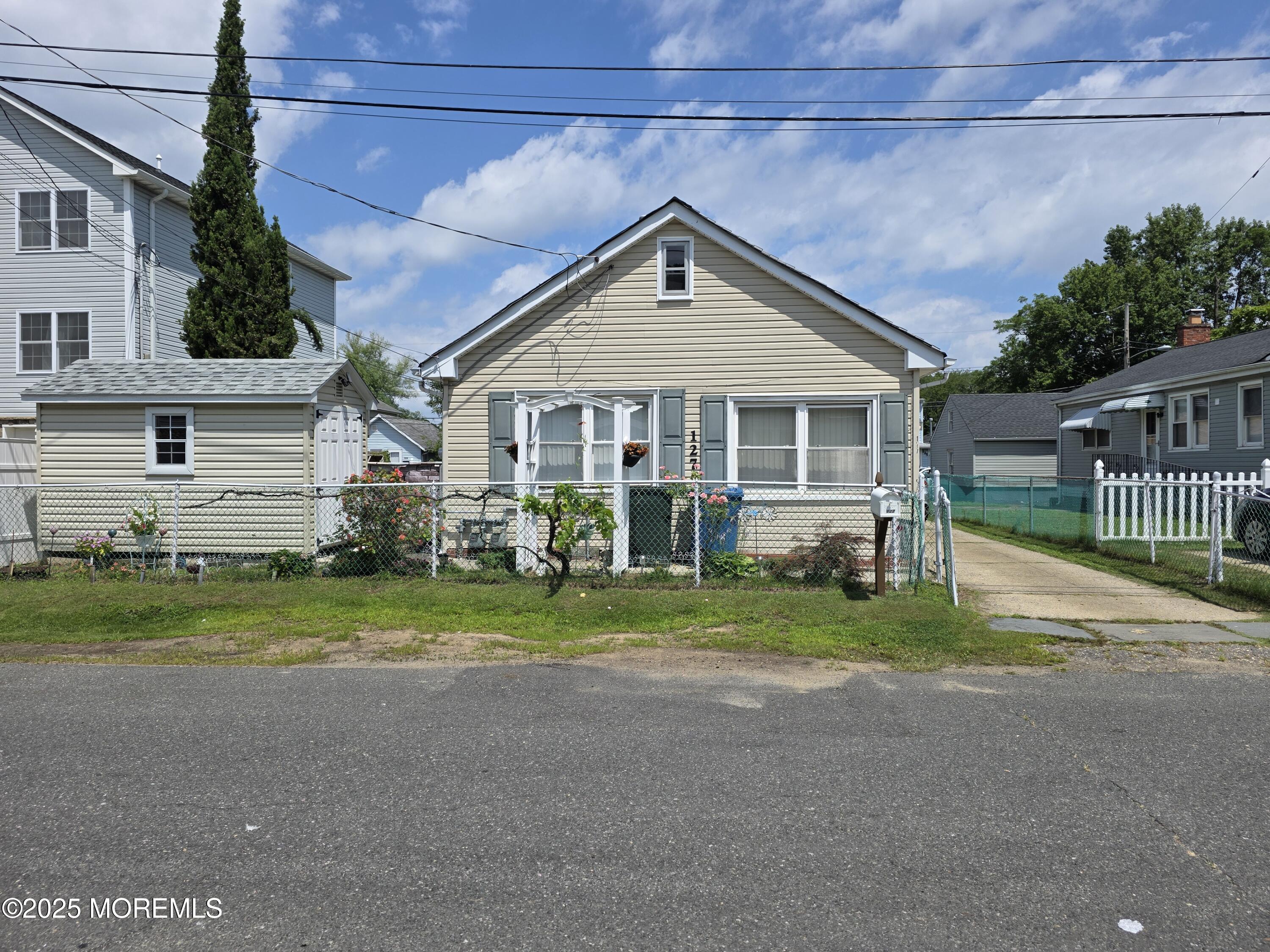 127 7th Street