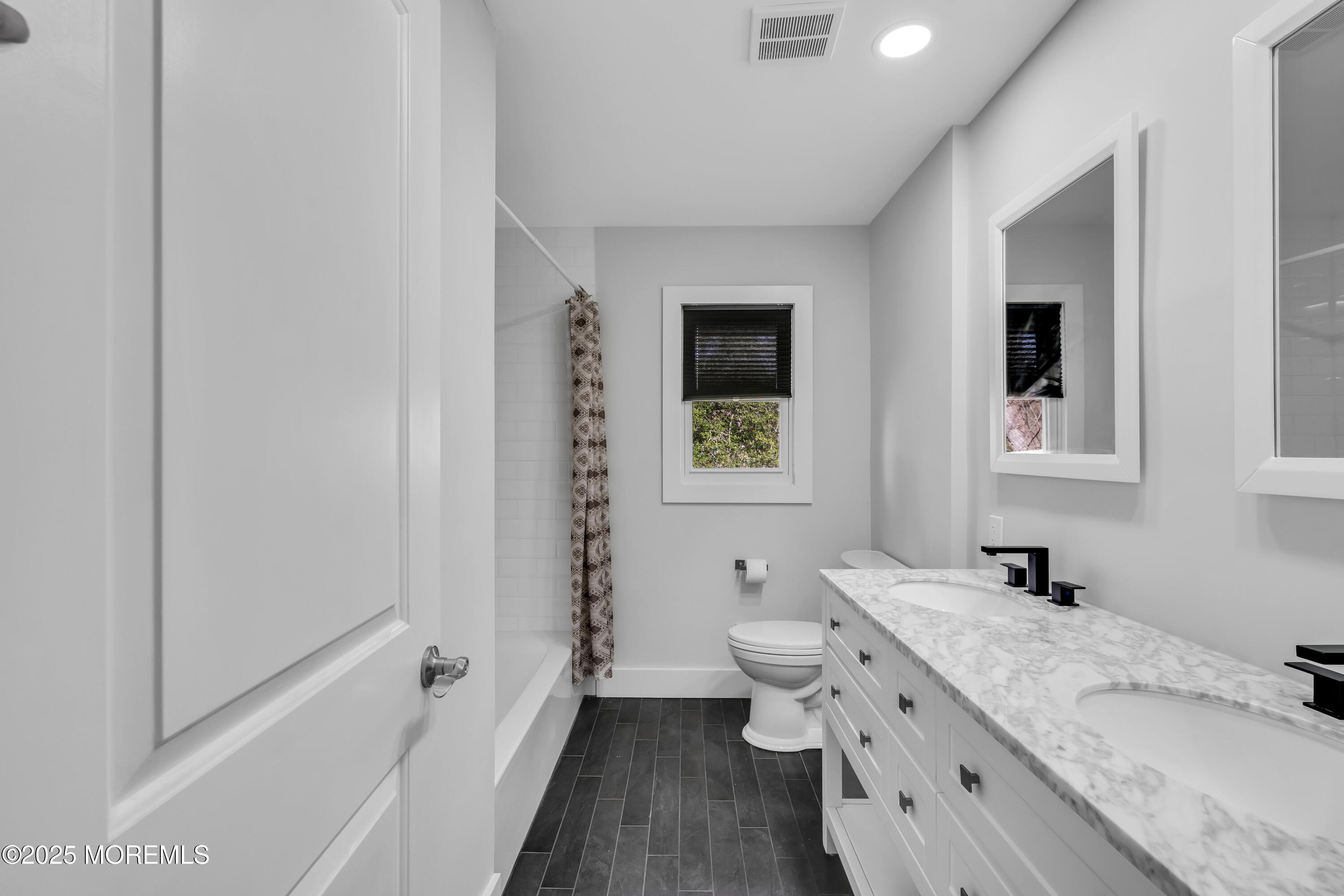 142 Freehold Road, Manalapan, New Jersey image 25