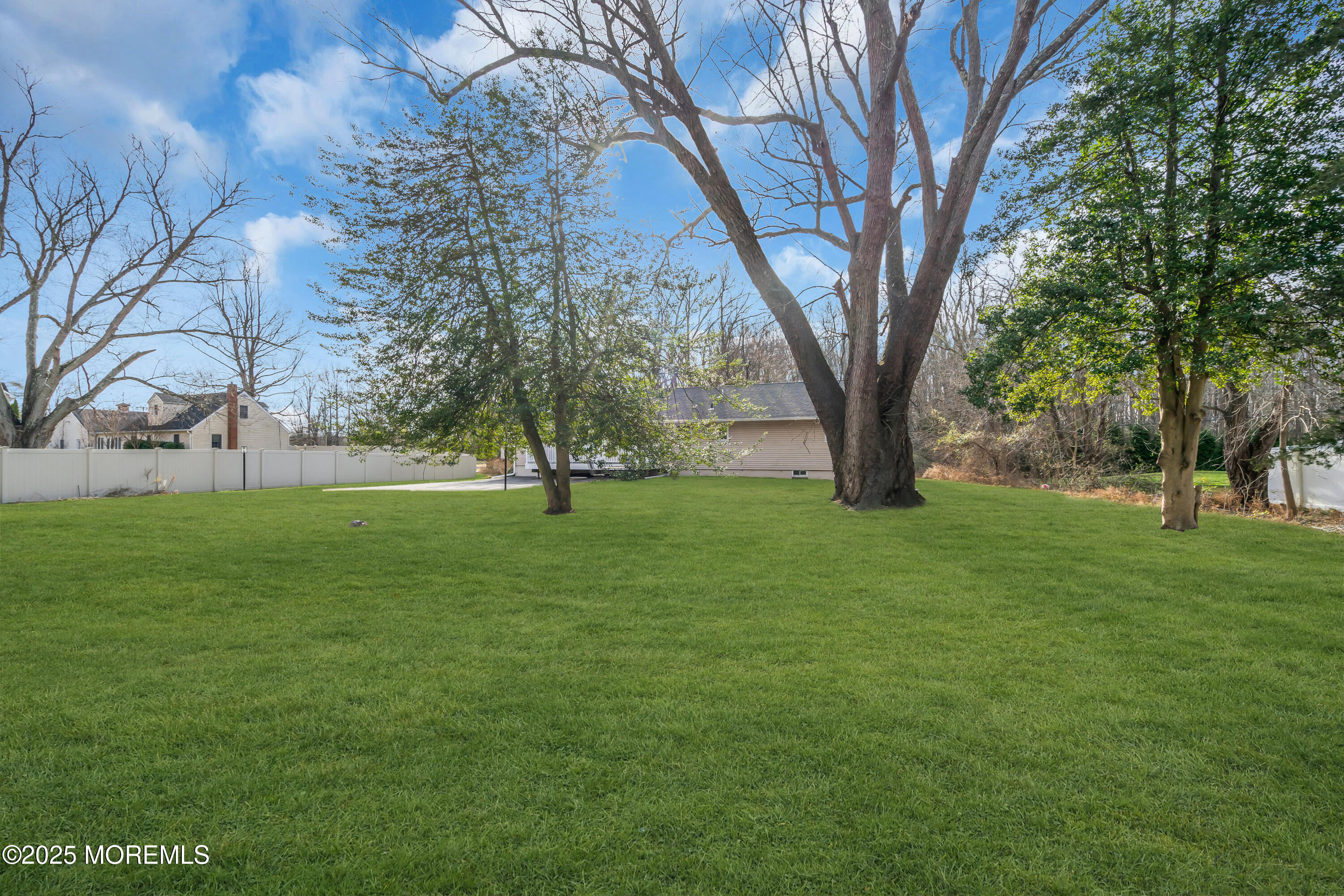 142 Freehold Road, Manalapan, New Jersey image 35