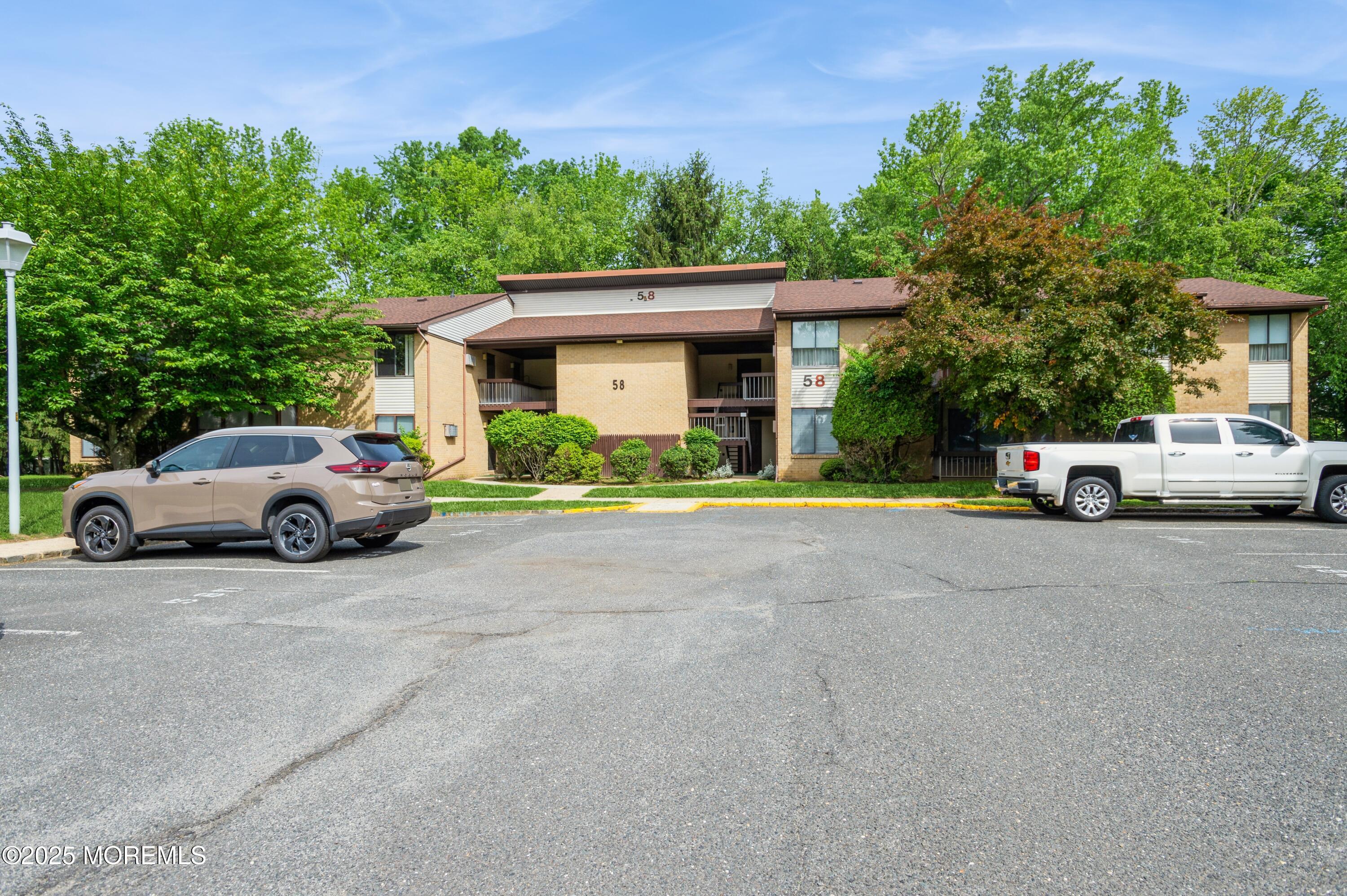 58 Amberly Drive #E, Manalapan, New Jersey image 19