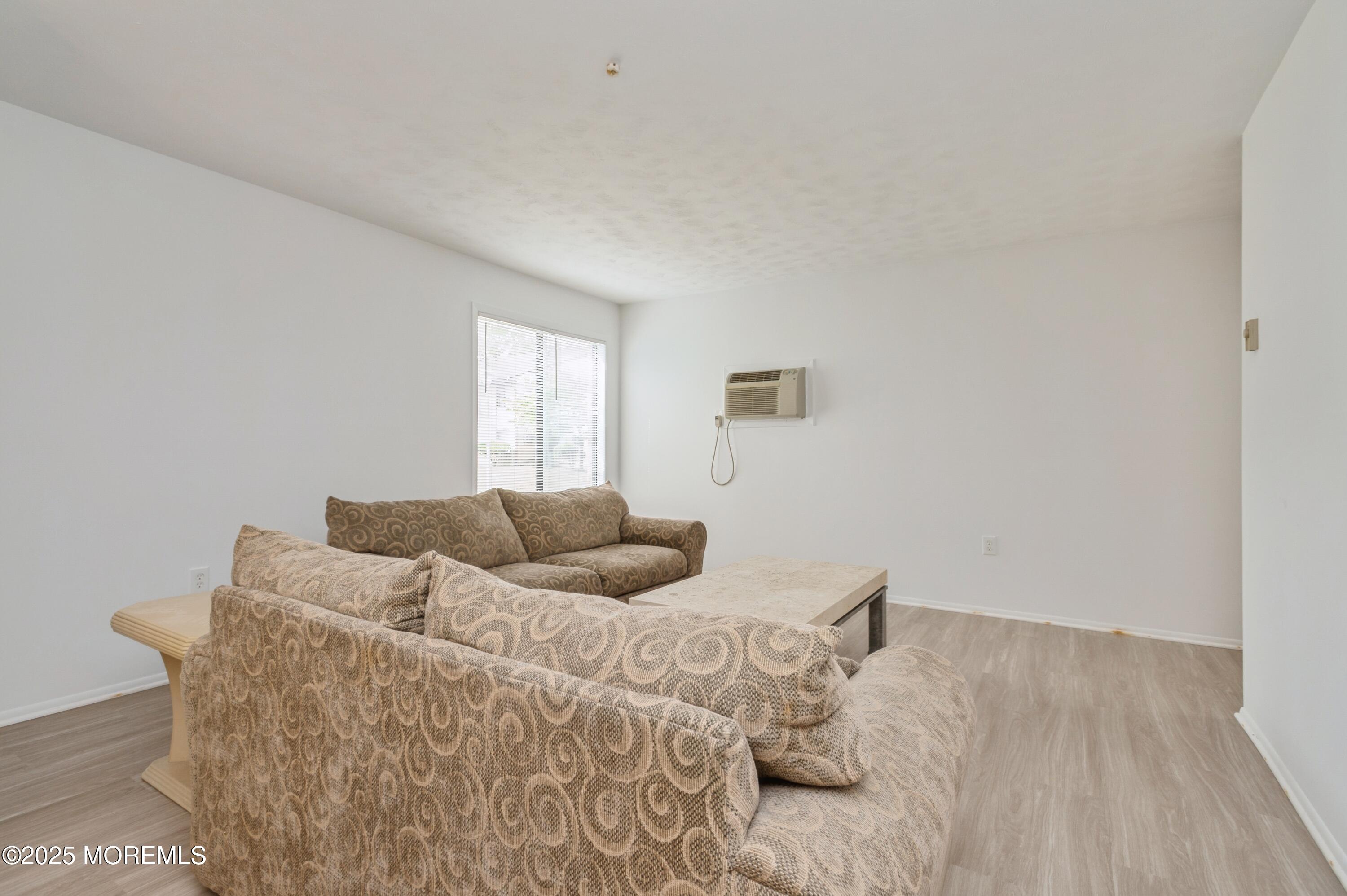 58 Amberly Drive #E, Manalapan, New Jersey image 12