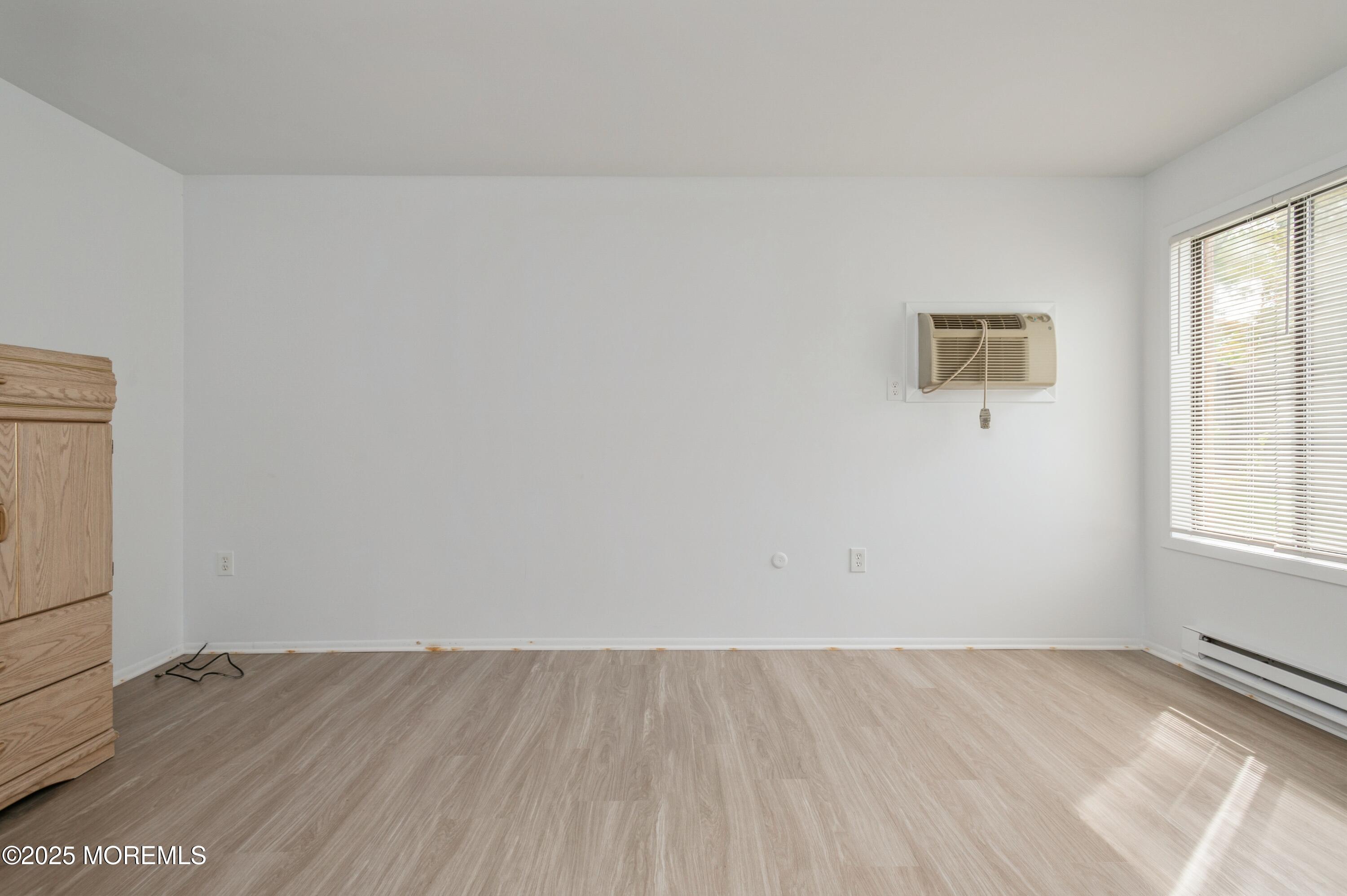 58 Amberly Drive #E, Manalapan, New Jersey image 16