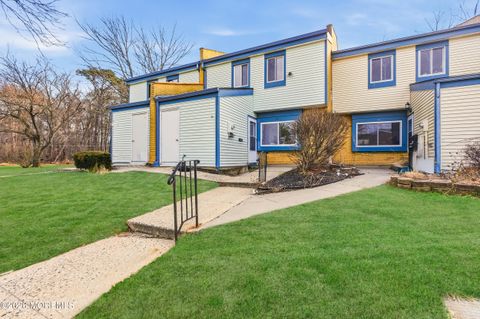 Photo of 21 Chatham Court, Brick, NJ 08724 (MLS # 22601389)