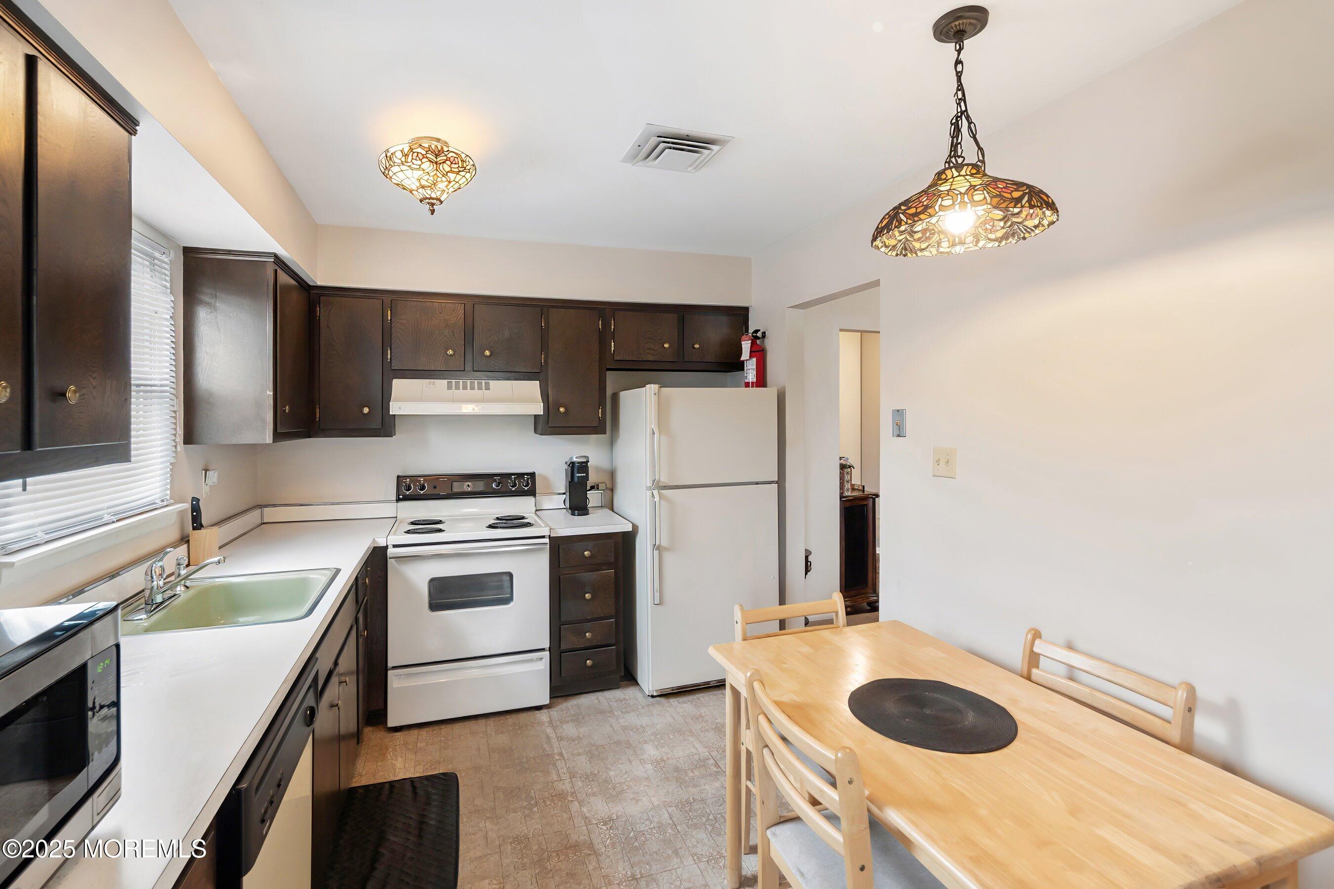 124 Blake Circle, Brick, New Jersey image 12
