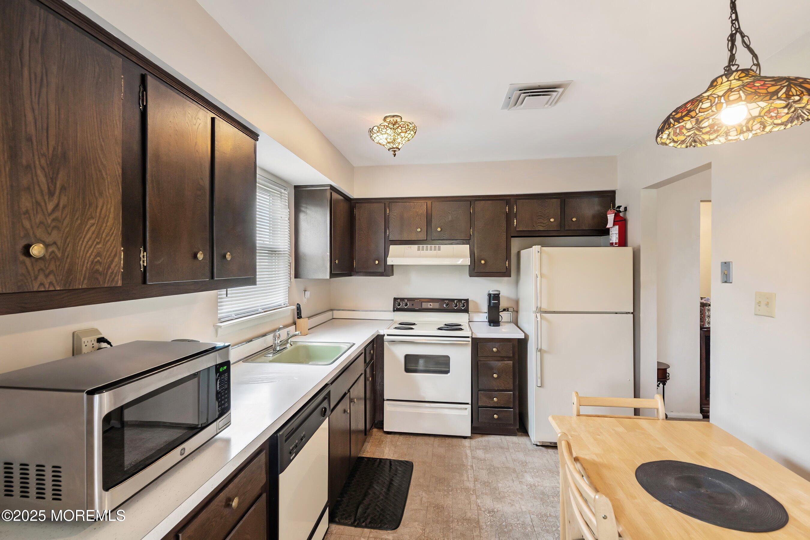 124 Blake Circle, Brick, New Jersey image 9