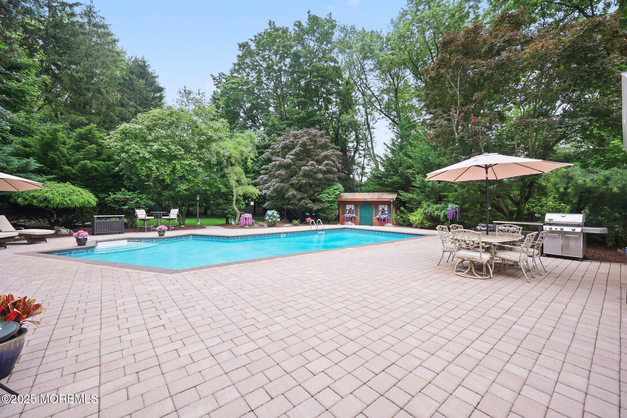 4 Lake Louise Road