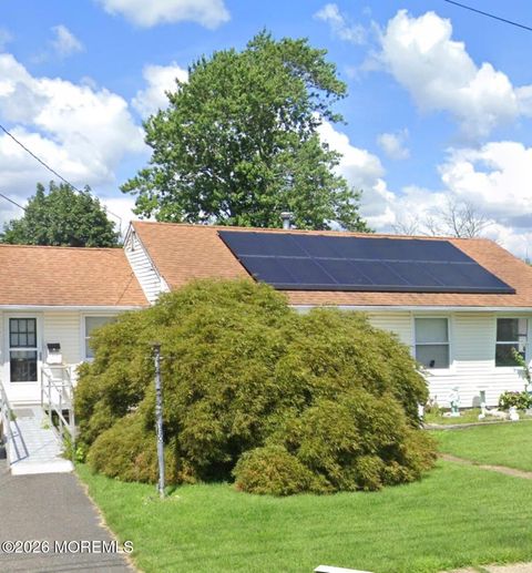 Homes For Sale - 110 Dewey Street<br/> Toms River, NJ 08753