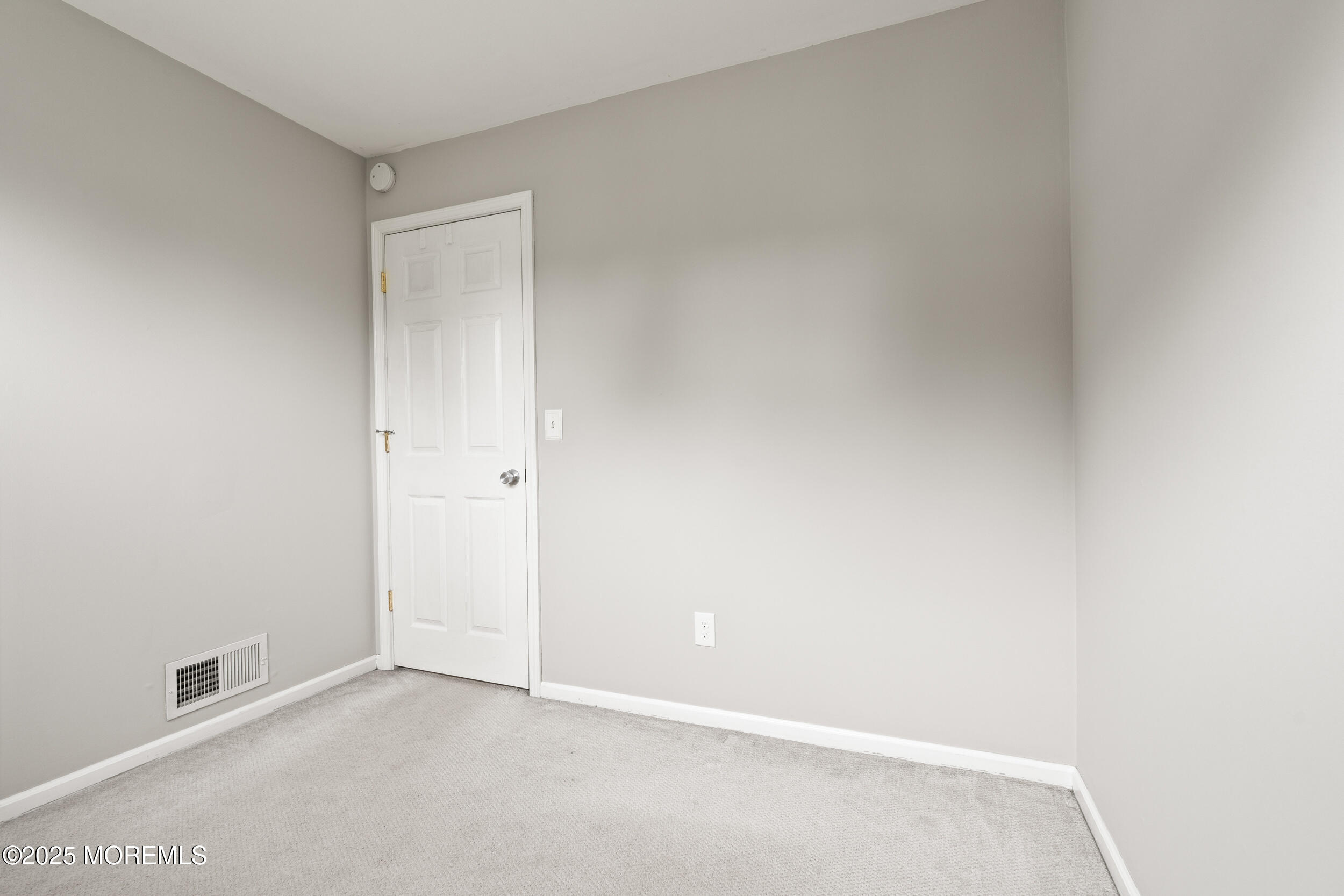 183 Crestview Drive, Middletown, New Jersey image 18