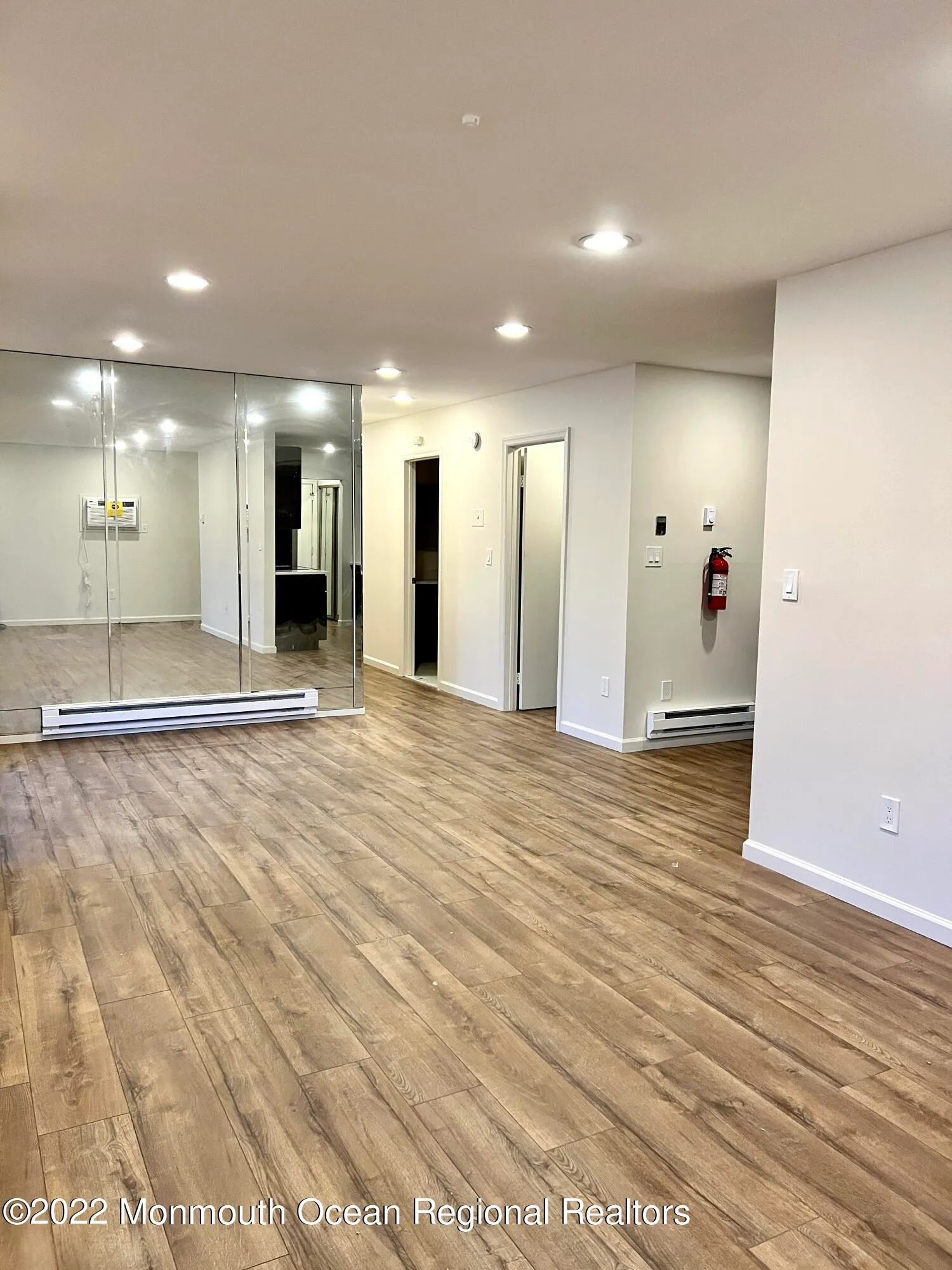 Manalapan, New Jersey 07726, United States, 2 Bedrooms Bedrooms, ,1 BathroomBathrooms,Residential,Active,94328