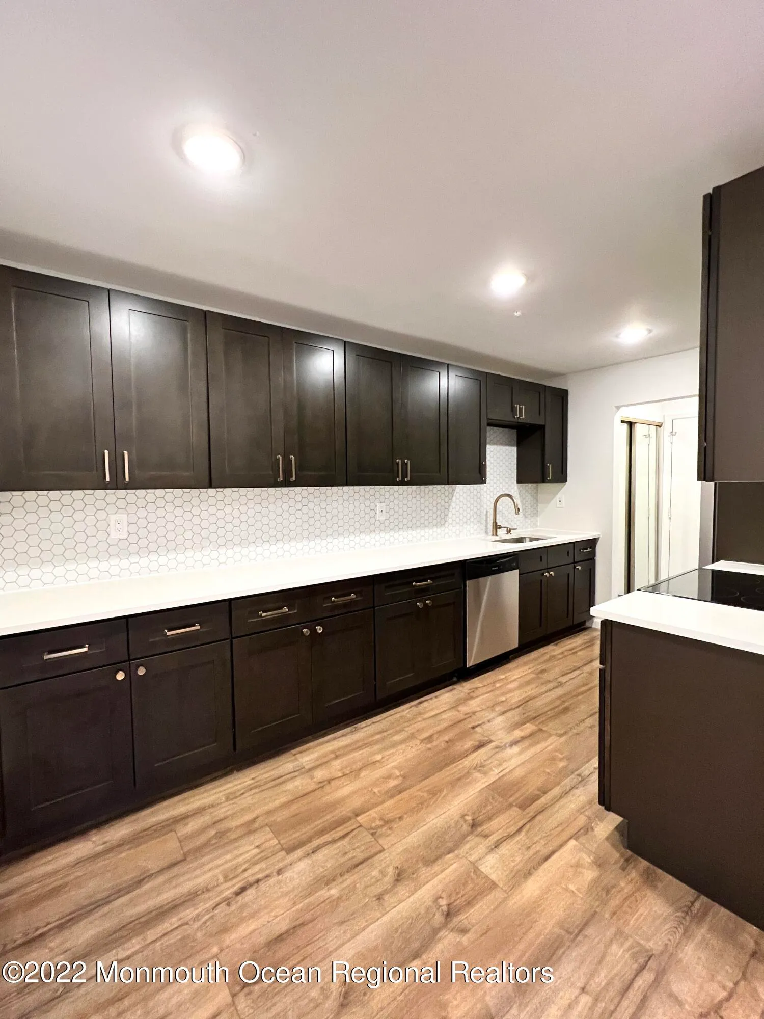 Manalapan, New Jersey 07726, United States, 2 Bedrooms Bedrooms, ,1 BathroomBathrooms,Residential,Active,94328