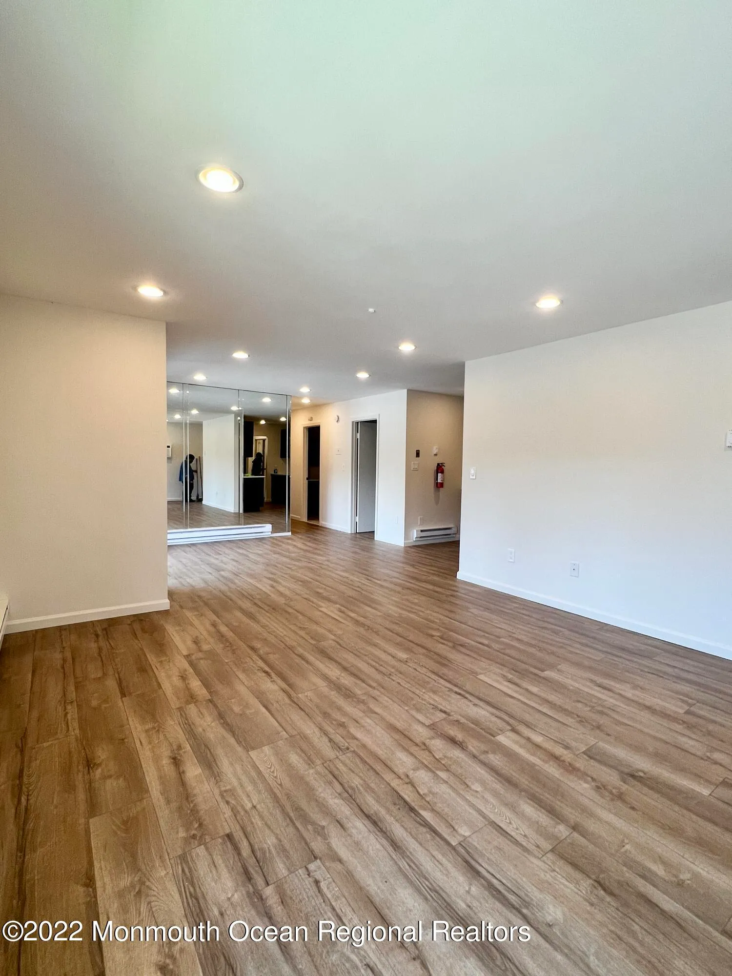 Manalapan, New Jersey 07726, United States, 2 Bedrooms Bedrooms, ,1 BathroomBathrooms,Residential,Active,94328