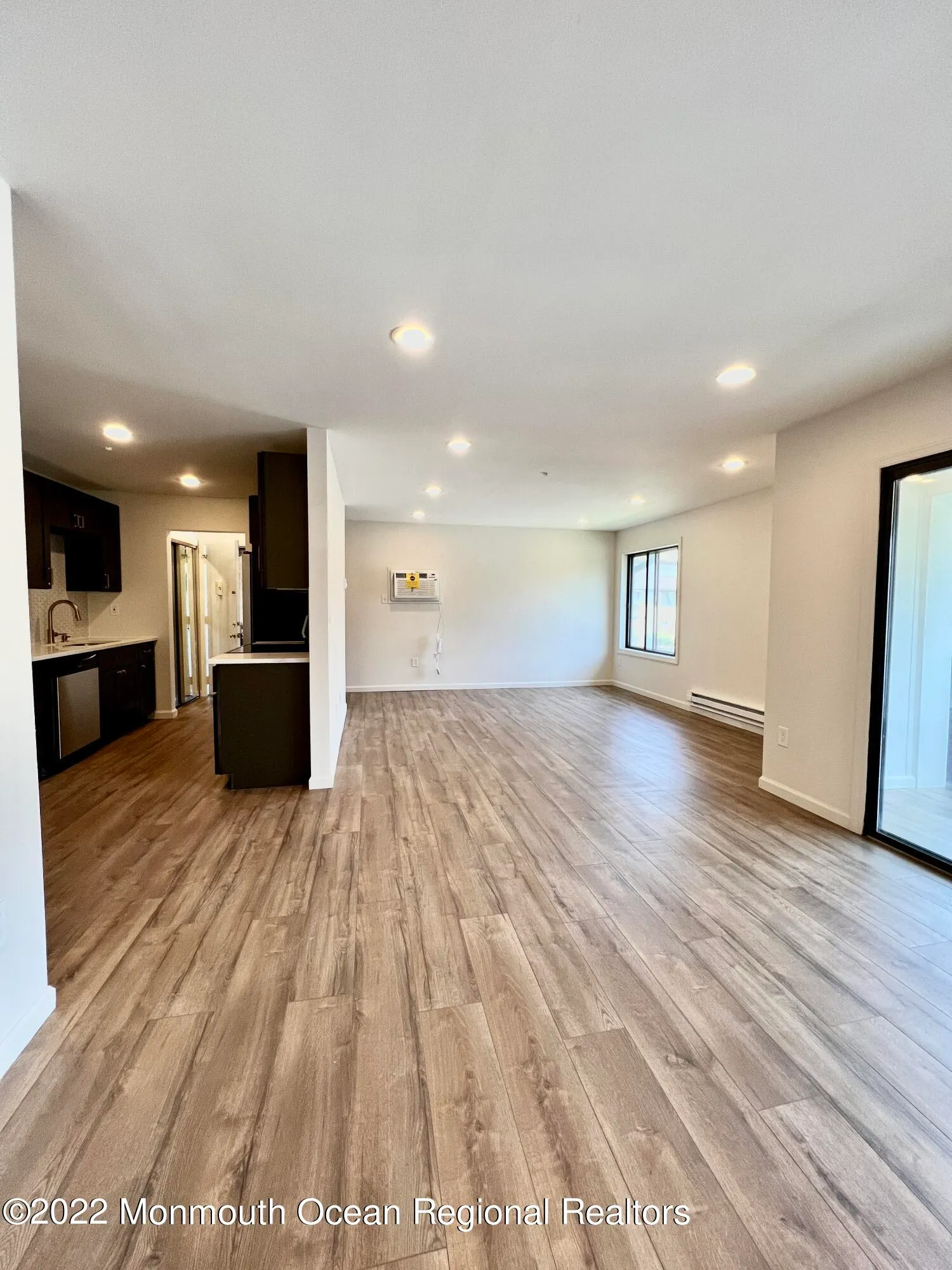 Manalapan, New Jersey 07726, United States, 2 Bedrooms Bedrooms, ,1 BathroomBathrooms,Residential,Active,94328