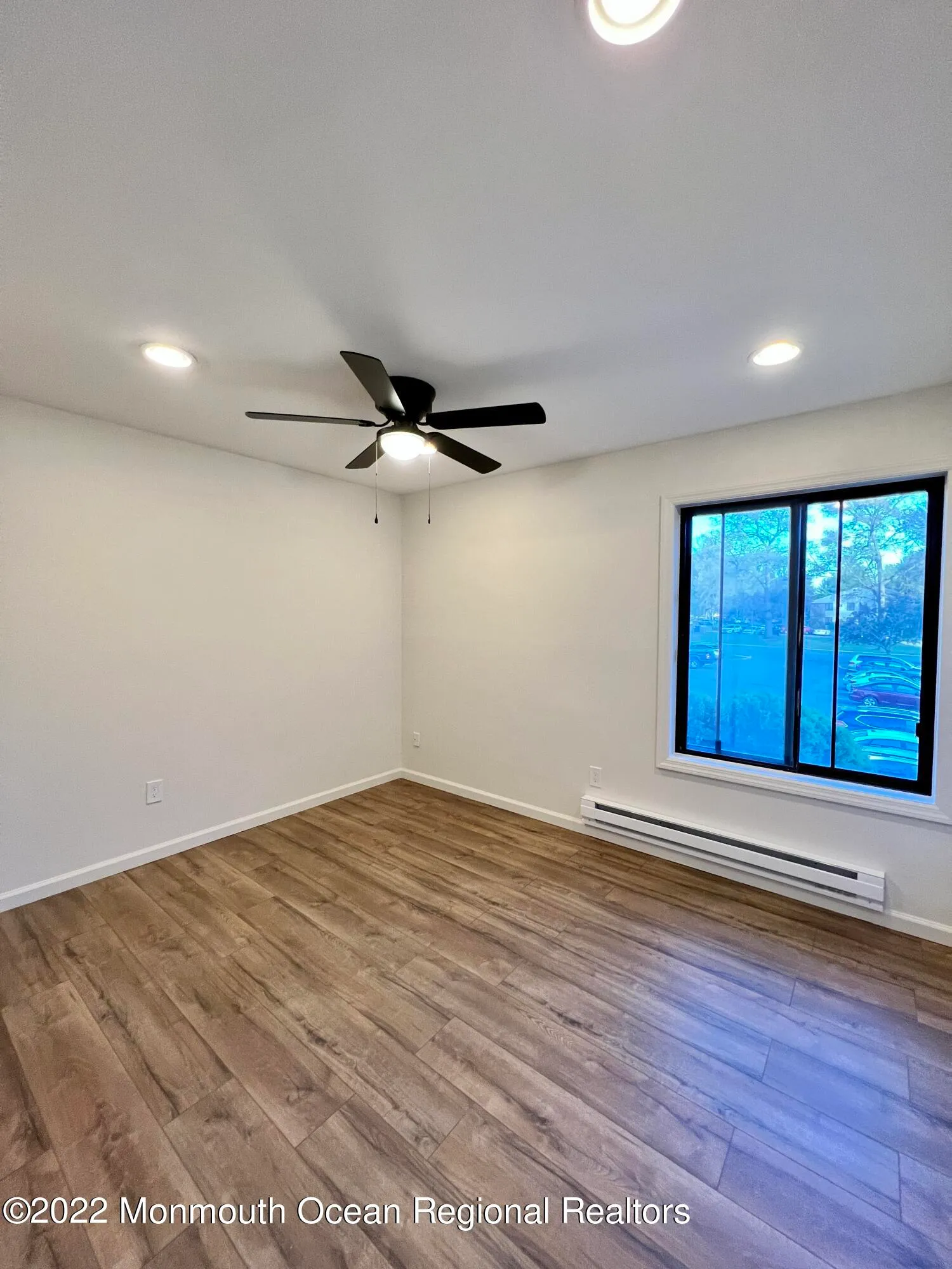 Manalapan, New Jersey 07726, United States, 2 Bedrooms Bedrooms, ,1 BathroomBathrooms,Residential,Active,94328