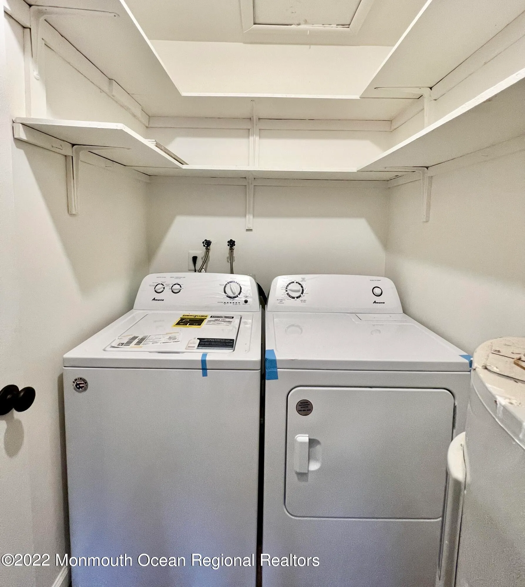 Manalapan, New Jersey 07726, United States, 2 Bedrooms Bedrooms, ,1 BathroomBathrooms,Residential,Active,94328