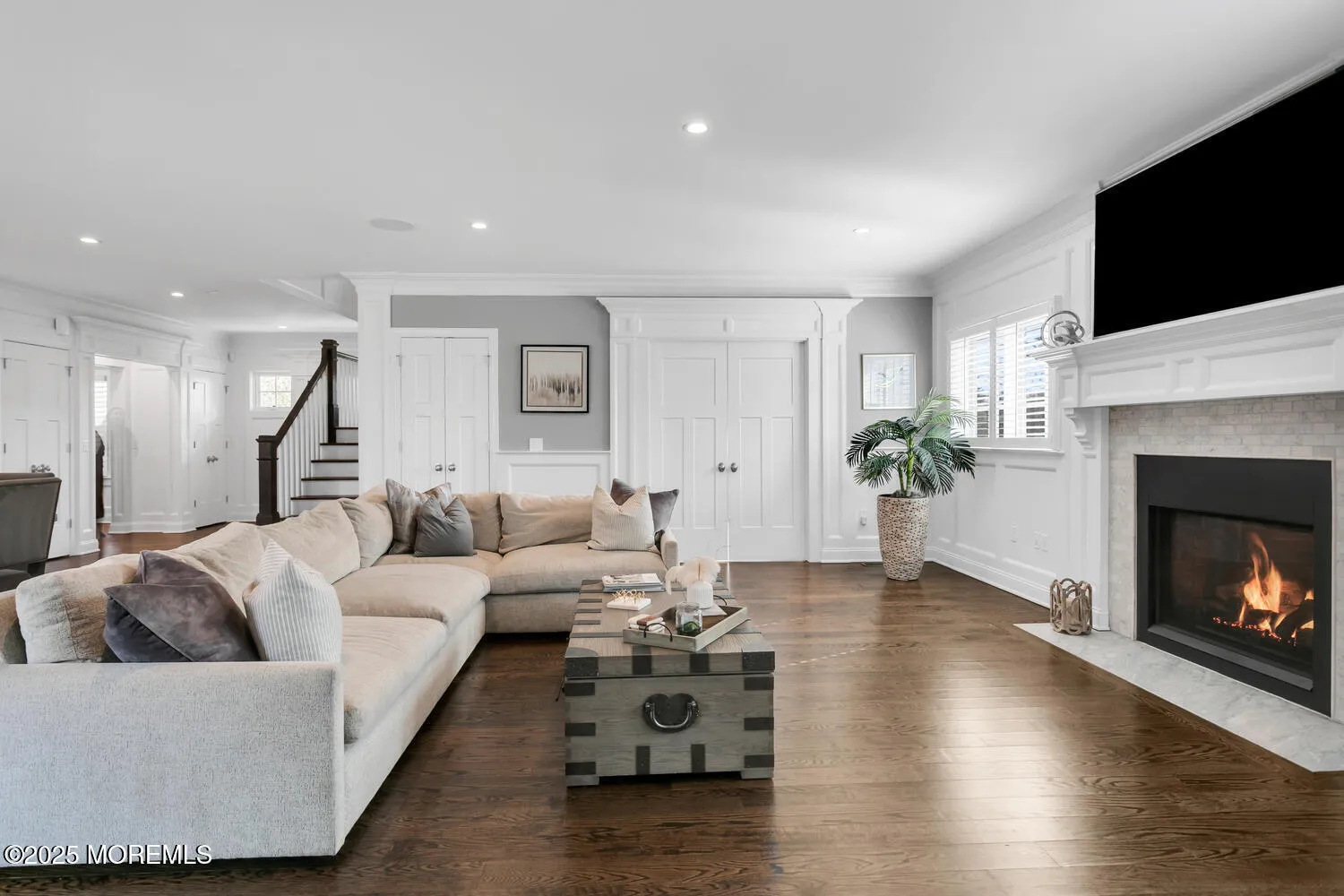 Rumson, New Jersey 07760, United States, 5 Bedrooms Bedrooms, ,5 BathroomsBathrooms,Residential,Active,94614