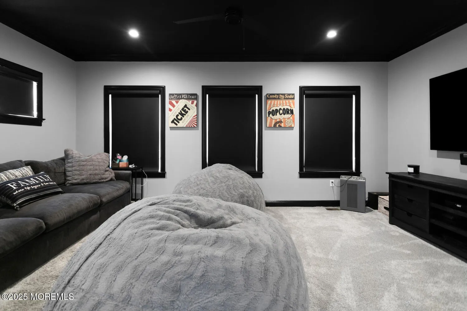 Rumson, New Jersey 07760, United States, 5 Bedrooms Bedrooms, ,5 BathroomsBathrooms,Residential,Active,94614