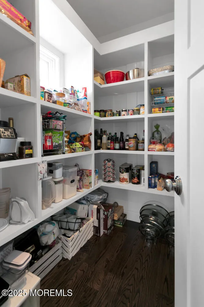 Rumson, New Jersey 07760, United States, 5 Bedrooms Bedrooms, ,5 BathroomsBathrooms,Residential,Active,94614