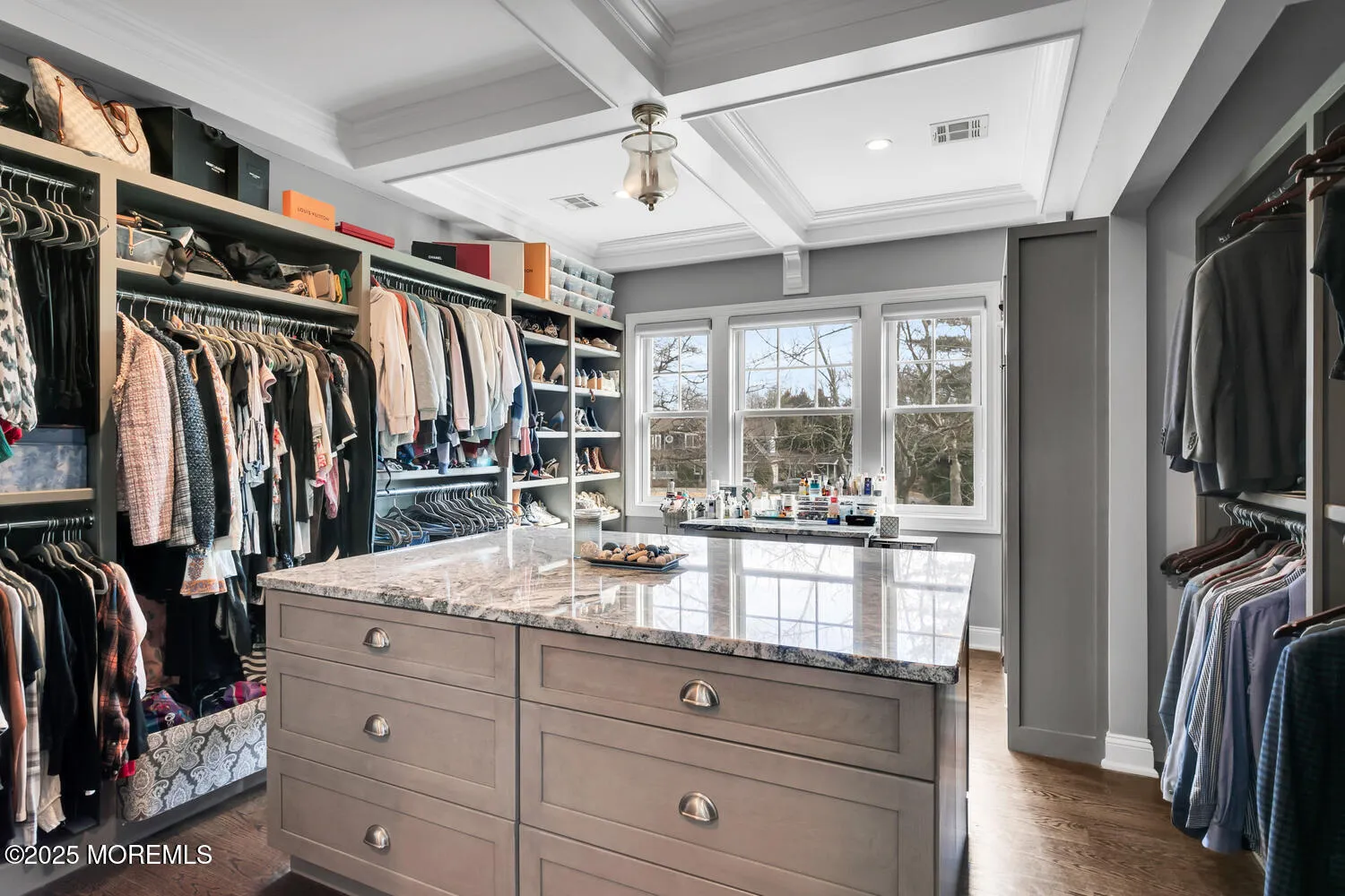 Rumson, New Jersey 07760, United States, 5 Bedrooms Bedrooms, ,5 BathroomsBathrooms,Residential,Active,94614