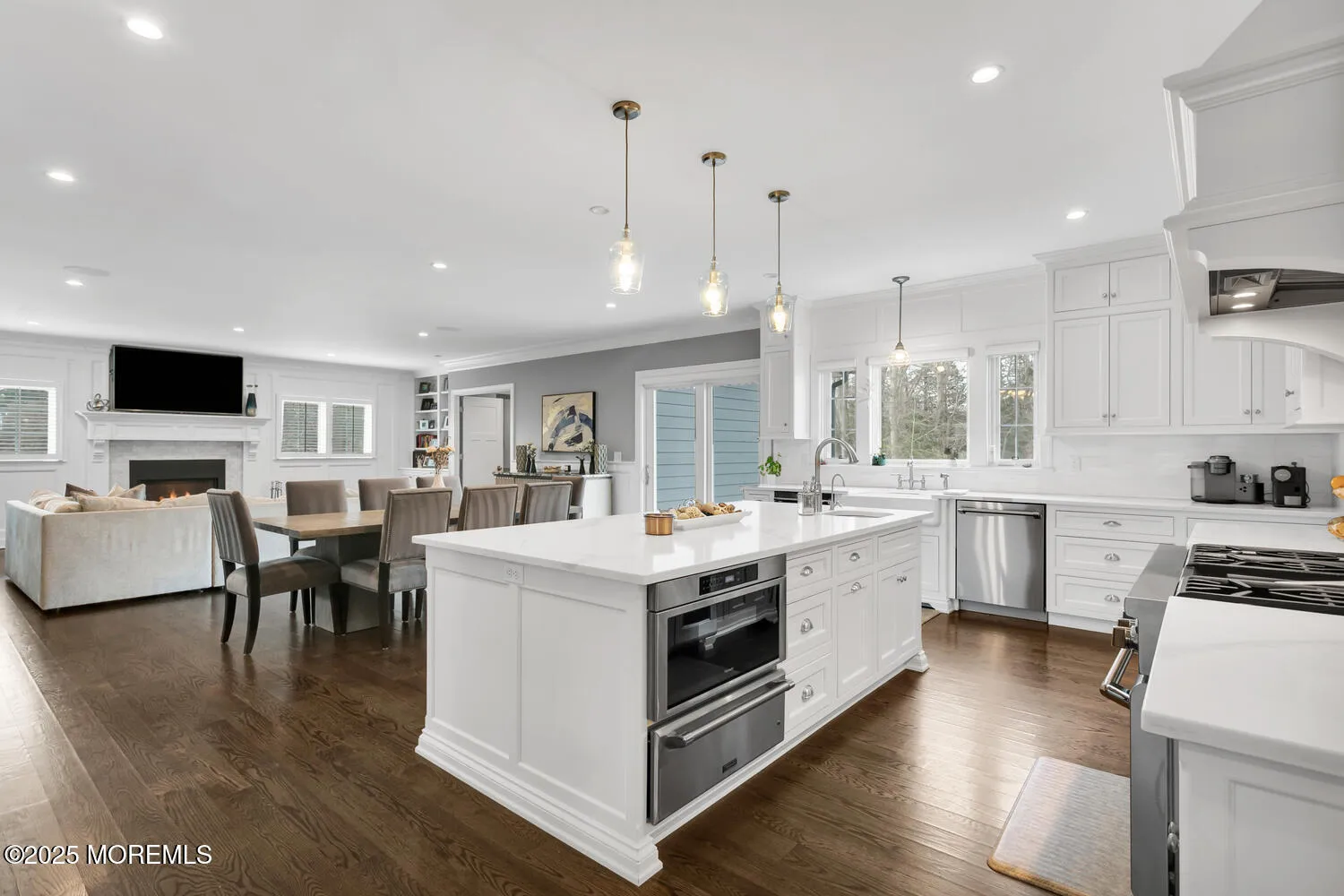 Rumson, New Jersey 07760, United States, 5 Bedrooms Bedrooms, ,5 BathroomsBathrooms,Residential,Active,94614