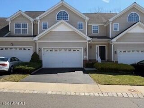Condo For Sale - 29 Village Drive<br/> Eatontown, NJ 07724