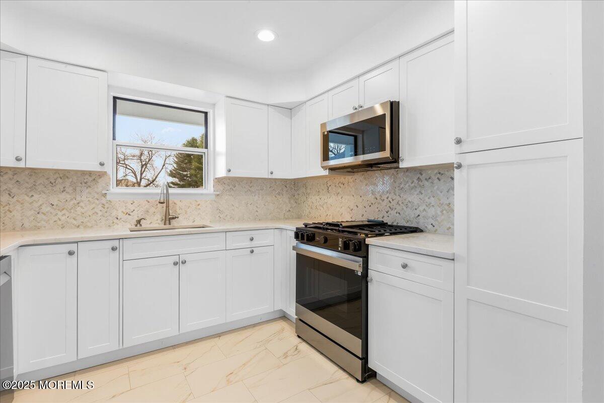 26 Bishop Court, Marlboro, New Jersey image 9