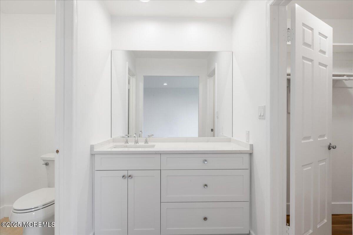 26 Bishop Court, Marlboro, New Jersey image 15