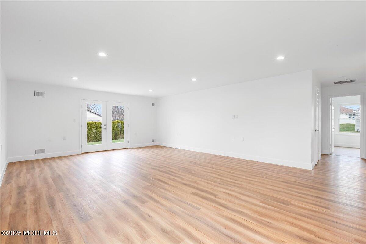 26 Bishop Court, Marlboro, New Jersey image 6