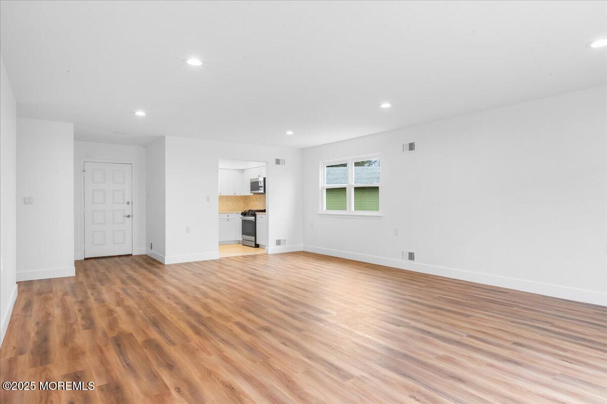 26 Bishop Court, Marlboro, New Jersey image 4