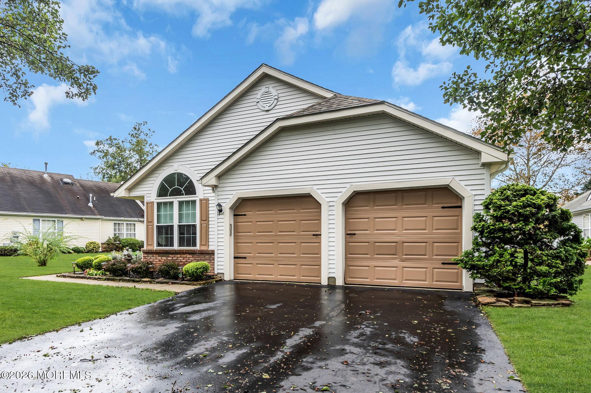 6 Winding River Road