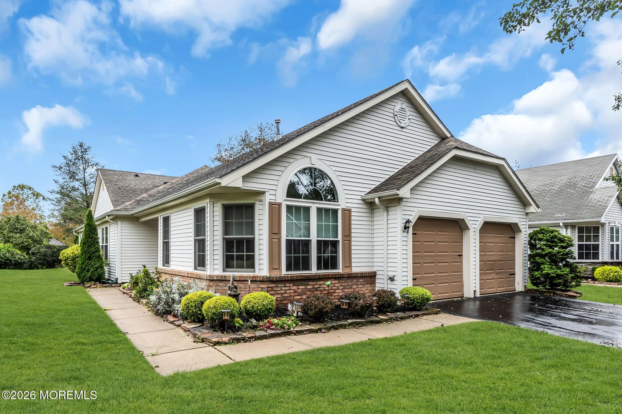 6 Winding River Road