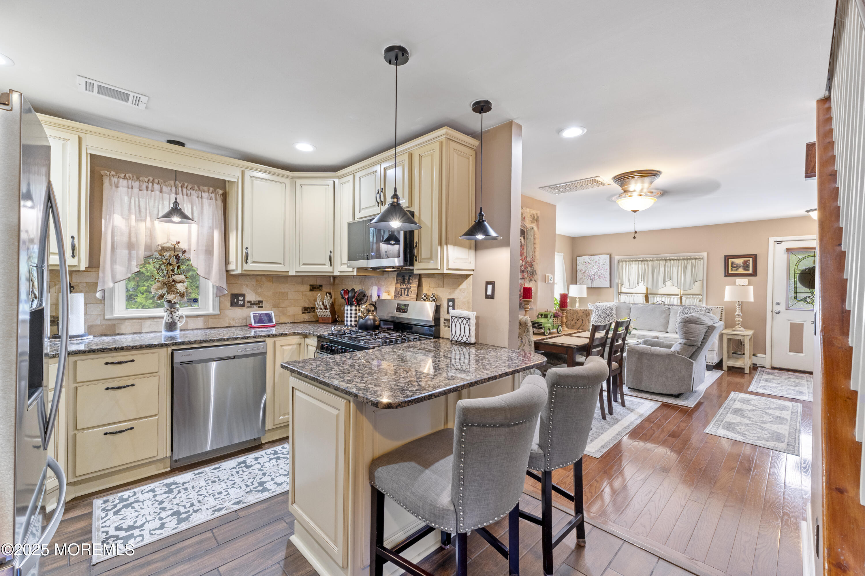 23 Pacific Boulevard, Keyport, New Jersey image 8