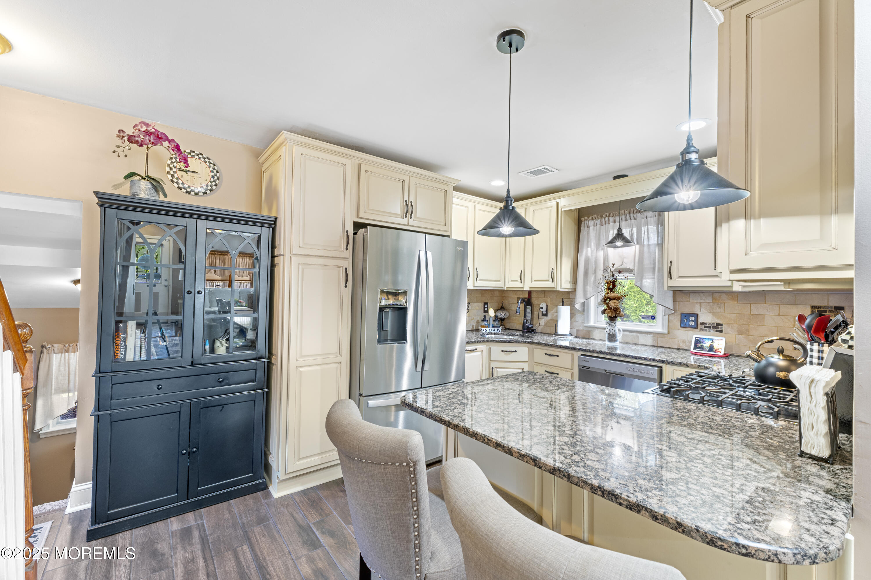 23 Pacific Boulevard, Keyport, New Jersey image 4