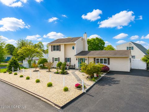 Homes For Sale - 1219 Brandywine Drive<br/> Toms River, NJ 08753