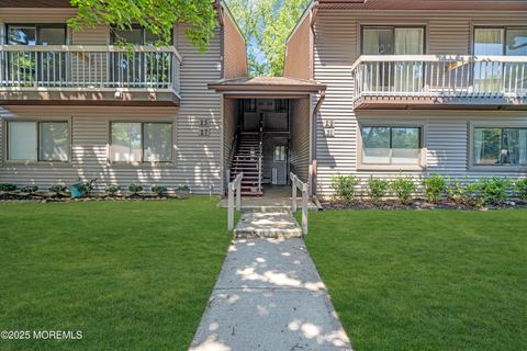 25 Claremont Court Red Bank NJ 07701