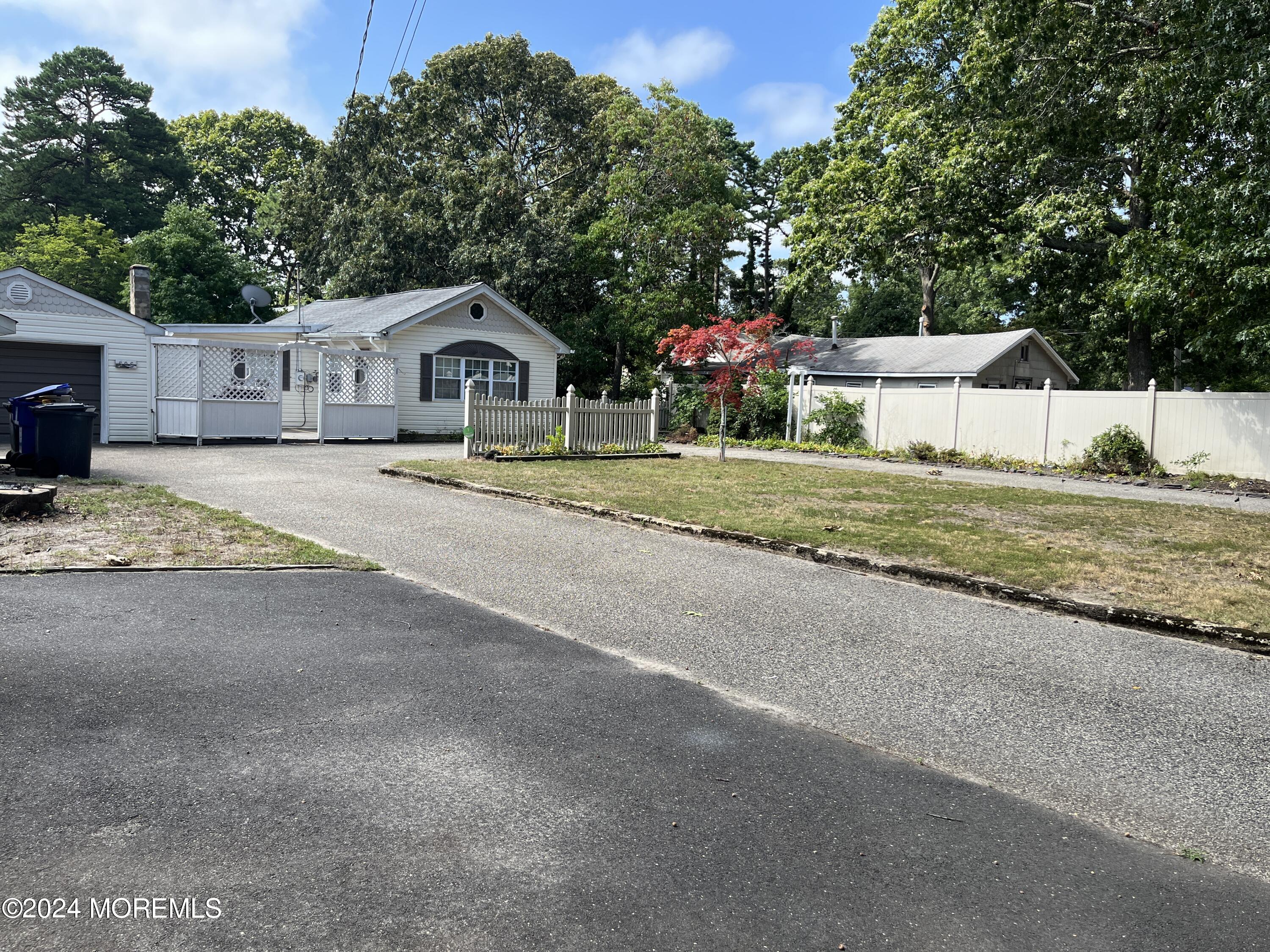 506 Barnegat Avenue, Toms River, New Jersey image 2