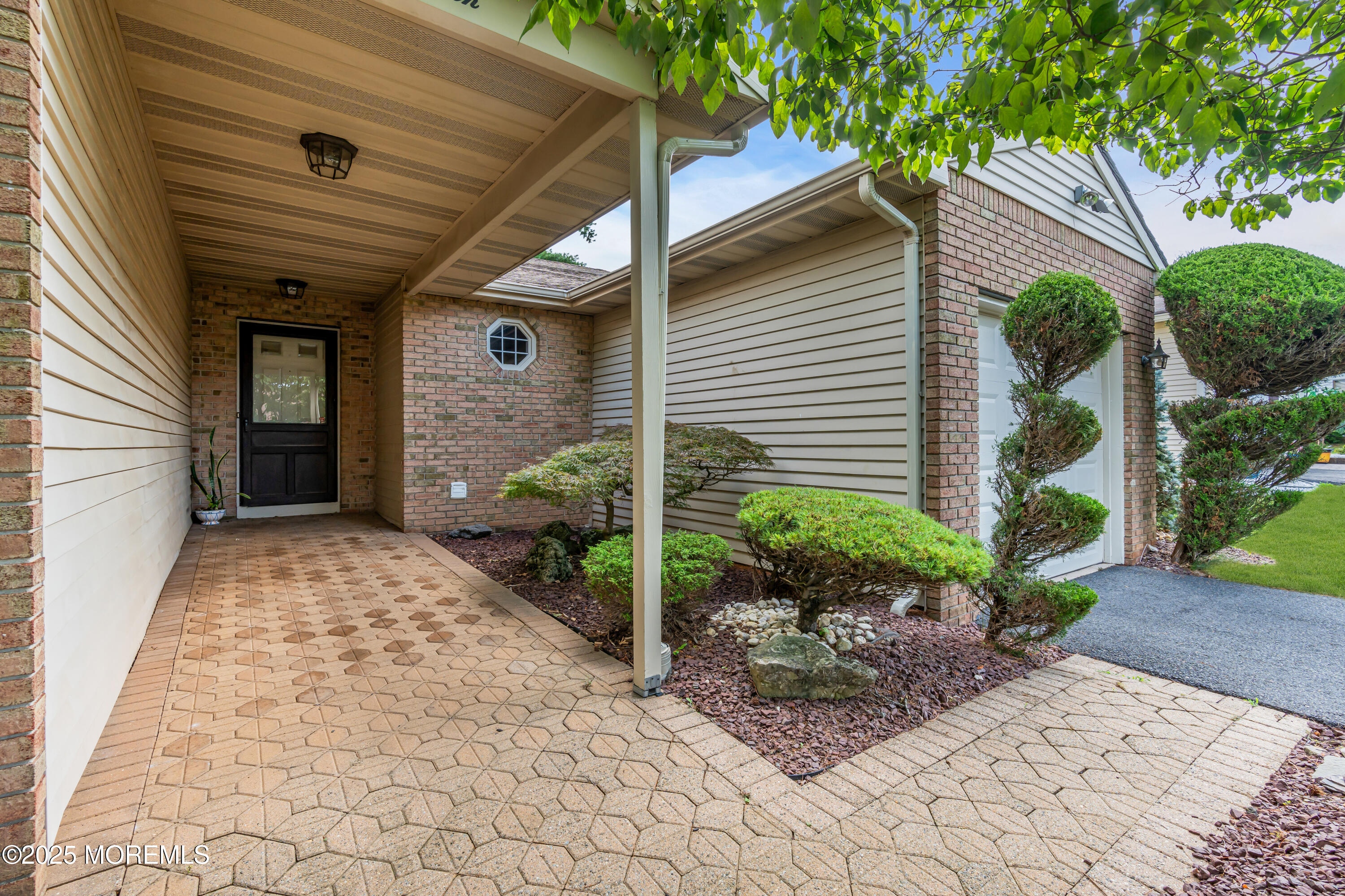 47 Lakeview Drive
