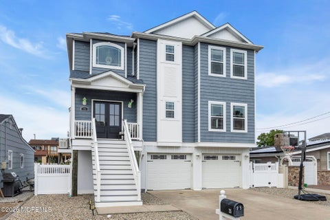 Photo of 25 Sunrise Way, Toms River, NJ 08753 (MLS # 22627533)