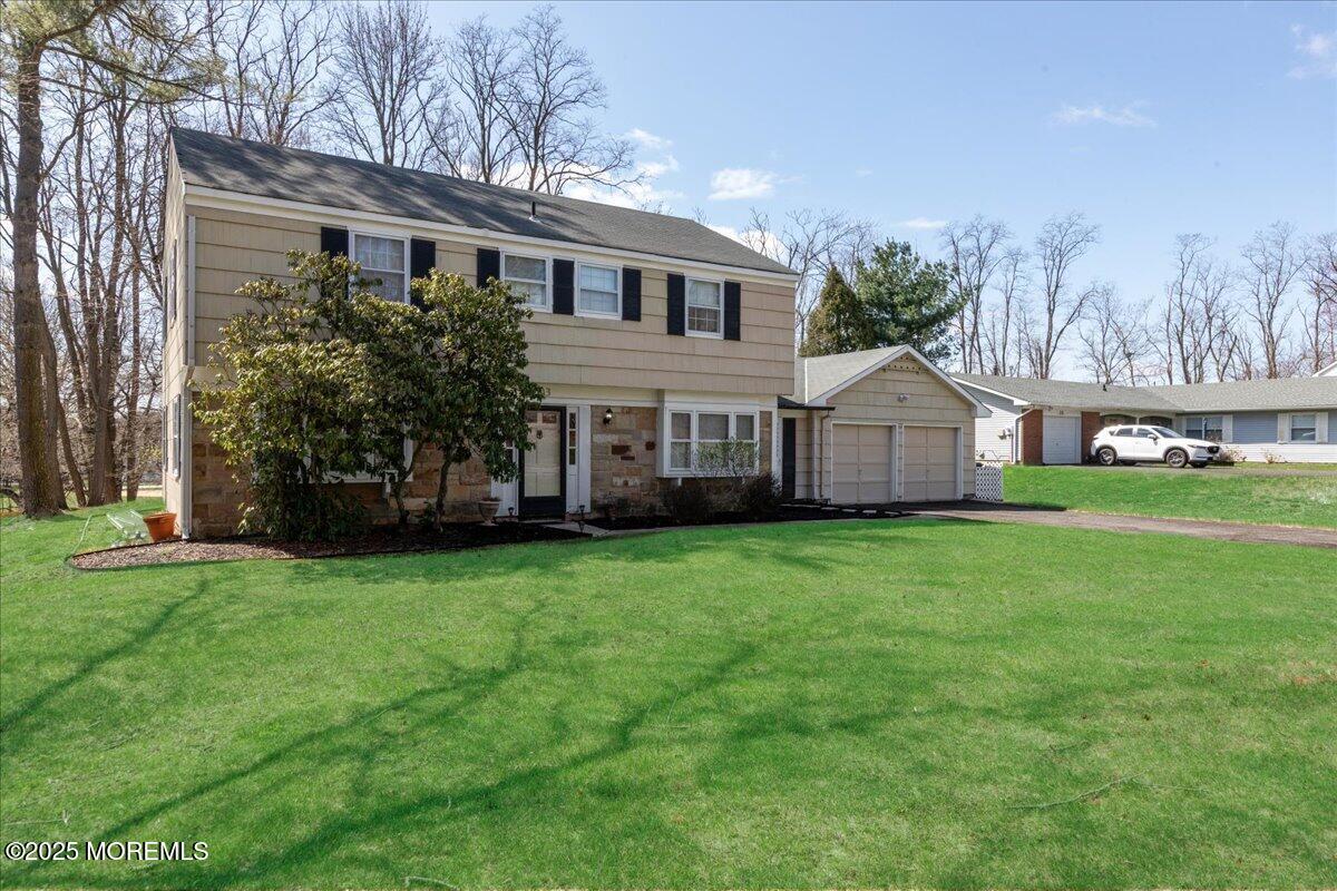 23 Clinton Drive, Manalapan, New Jersey image 2