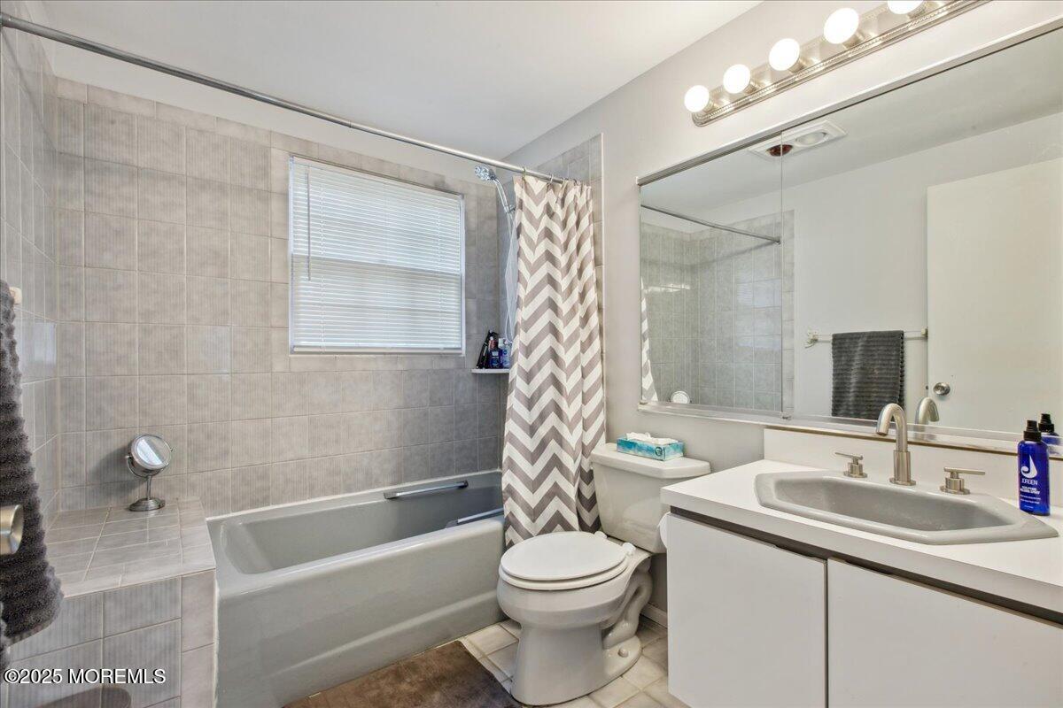 23 Clinton Drive, Manalapan, New Jersey image 26